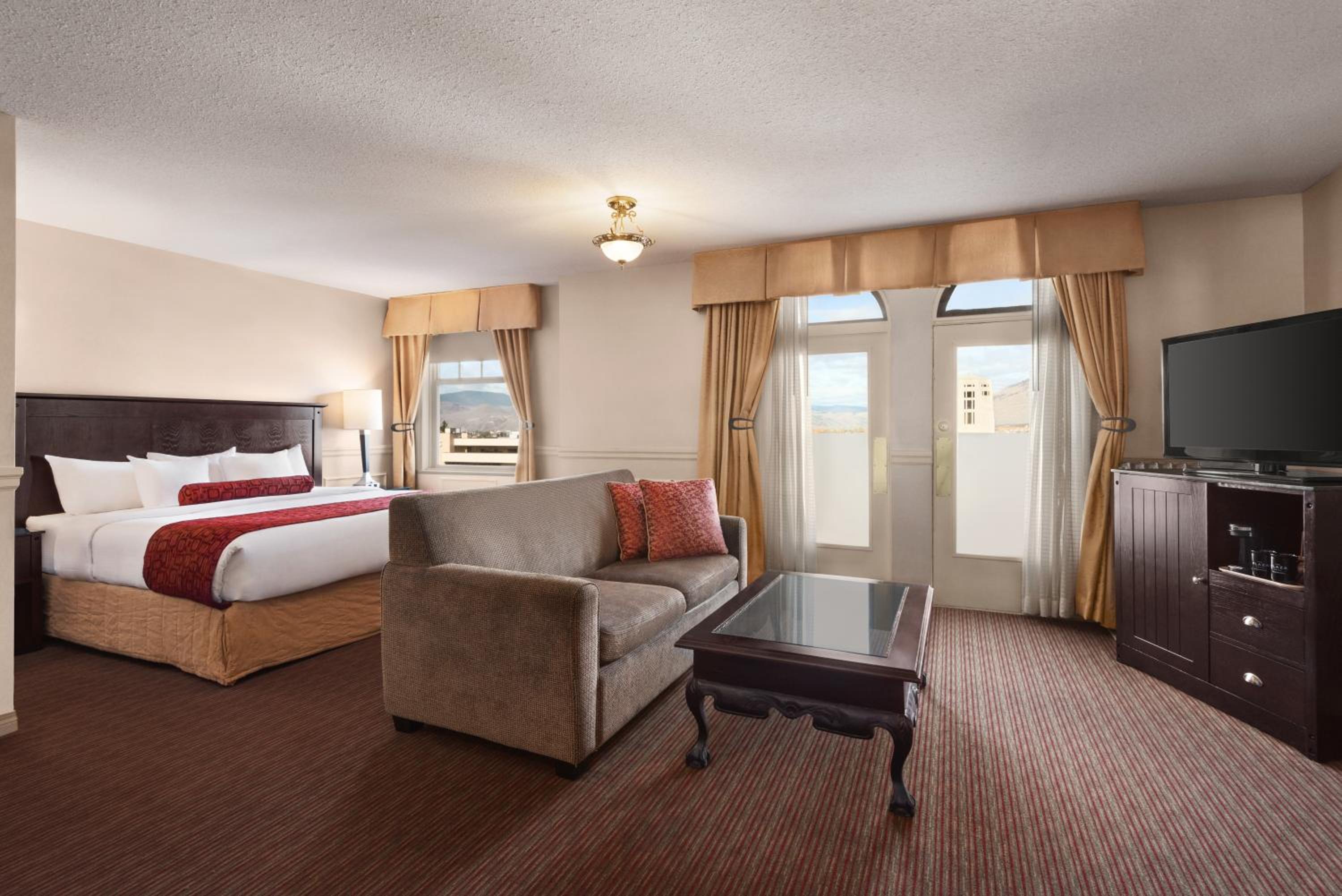 One-Bedroom King Suite - Non-Smoking - Photo 5