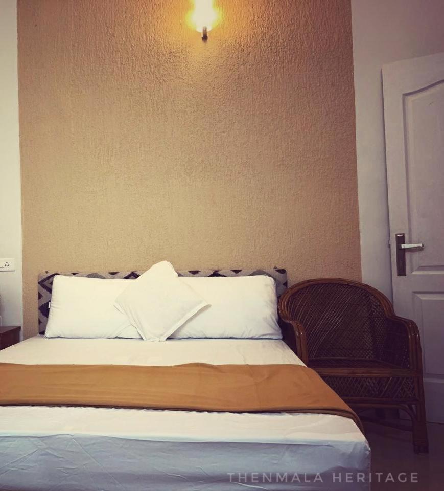 Deluxe Double Room (2 Adults + 1 Child)