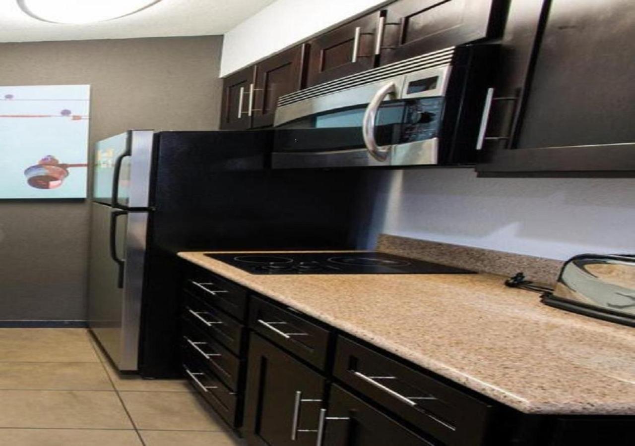 One-Bedroom King Suite
