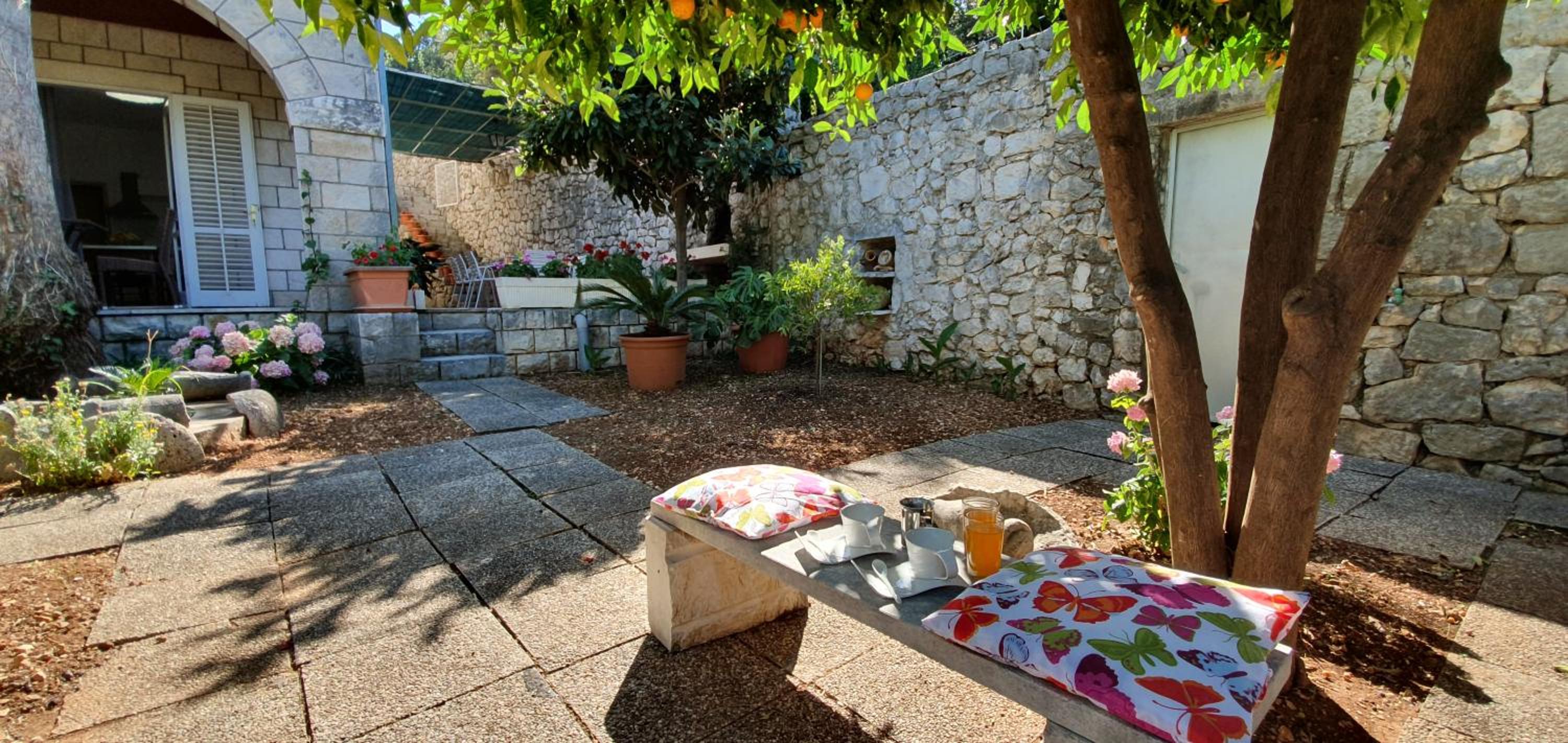 Four-Bedroom Apartment with Terrace photo 3