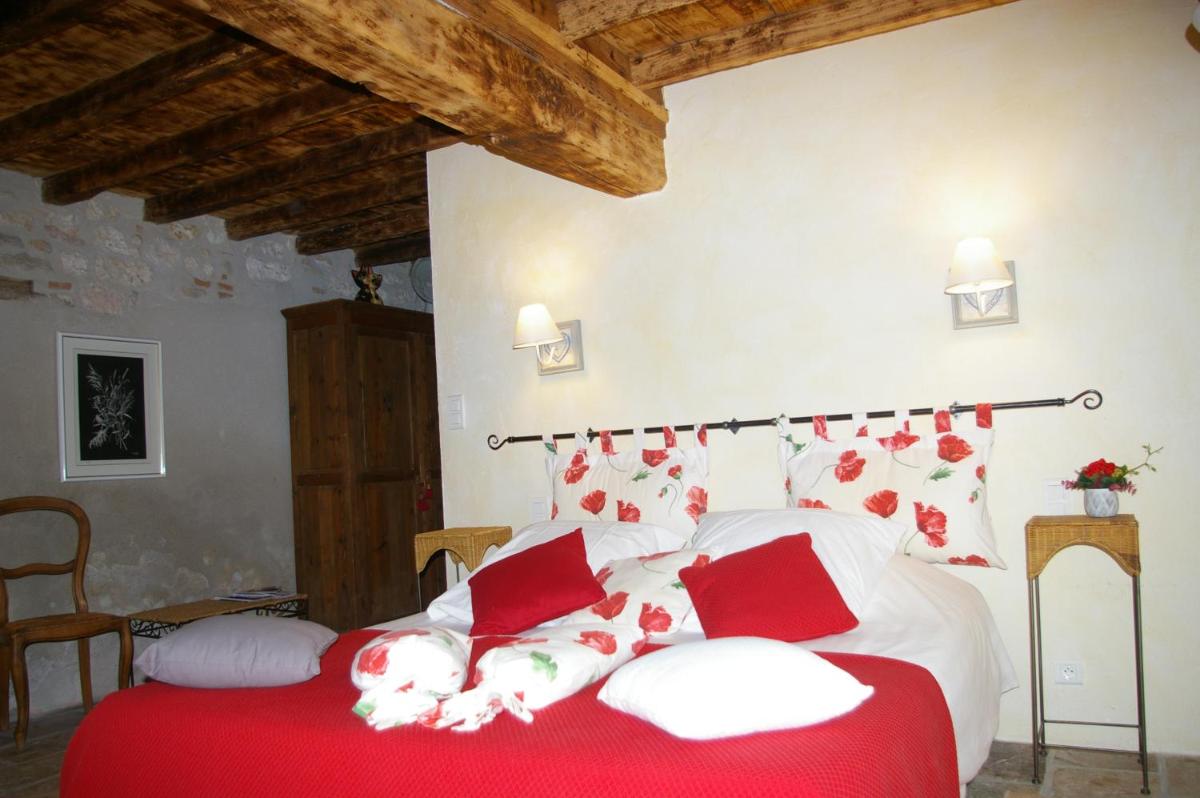 Standard Double Room - Photo 3