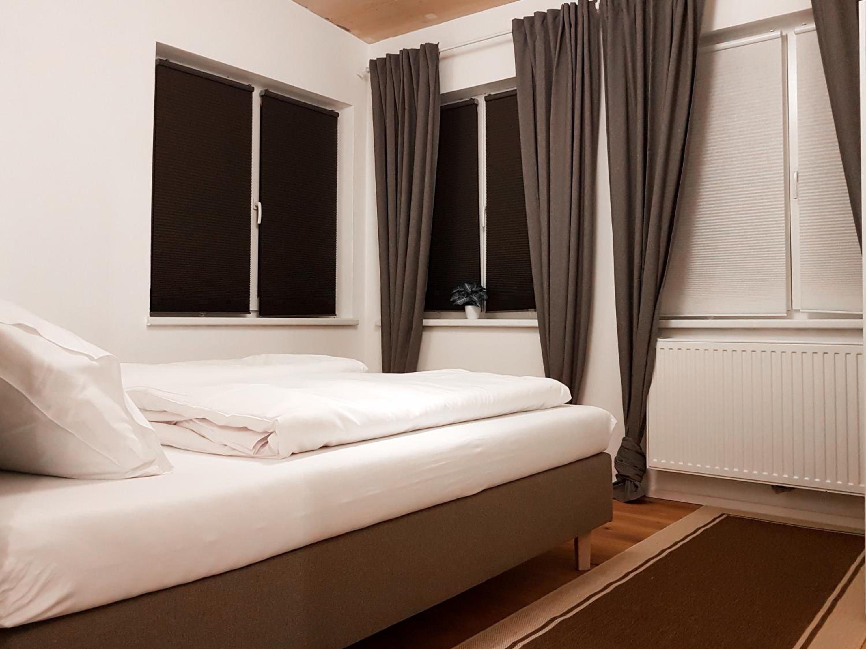 Two-Bedroom Apartment - Photo 9