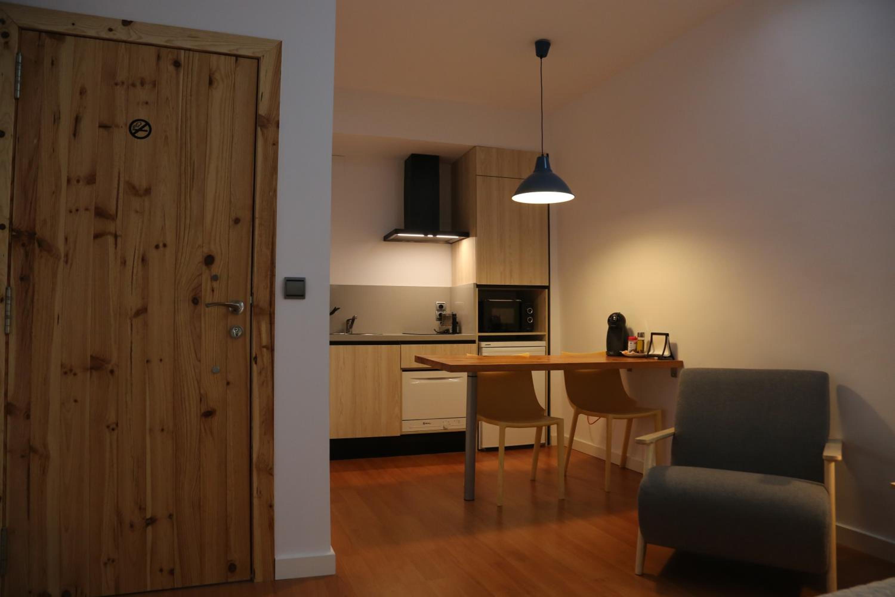 Studio Apartment - Photo 9
