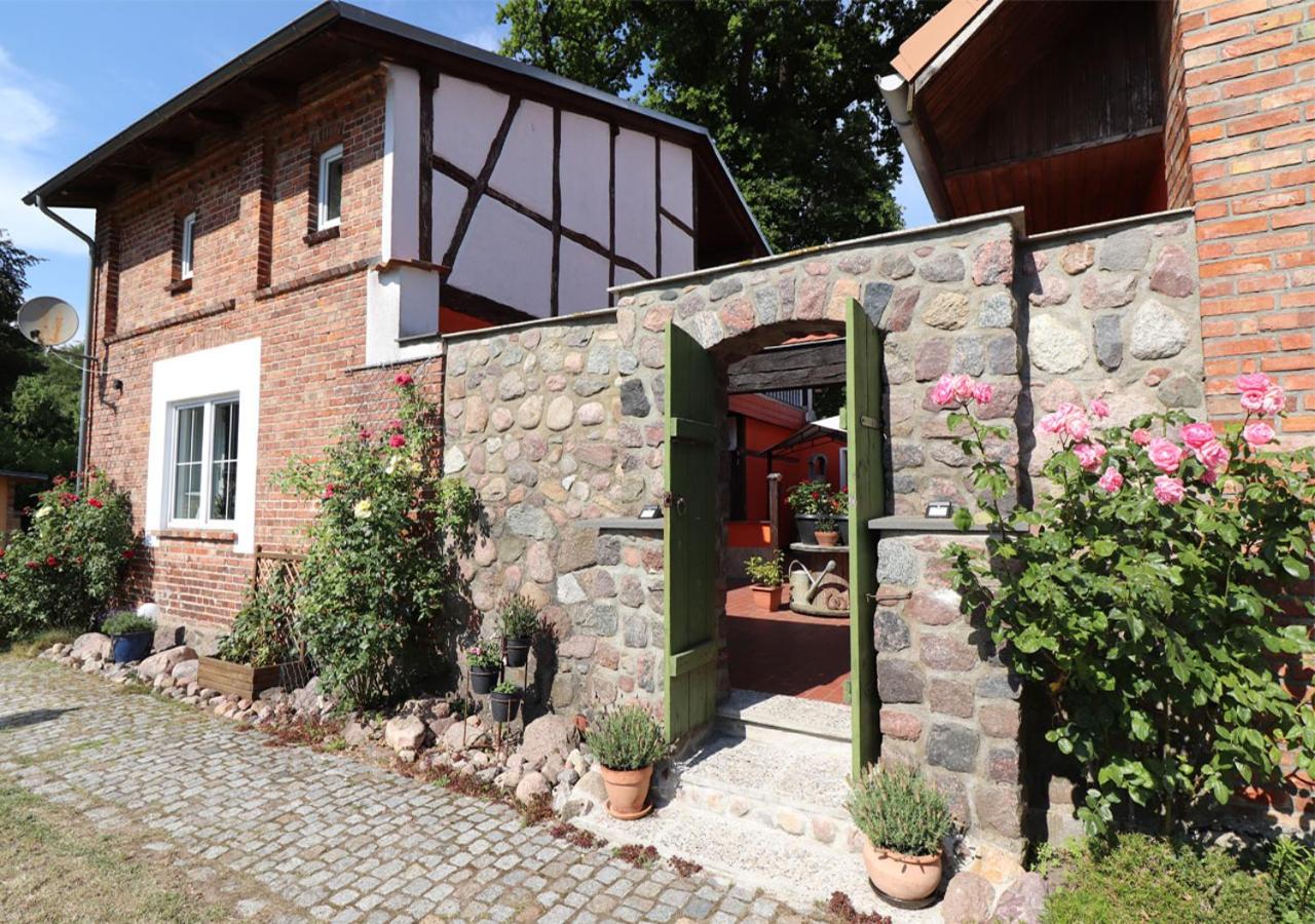 Two-Bedroom House photo 2