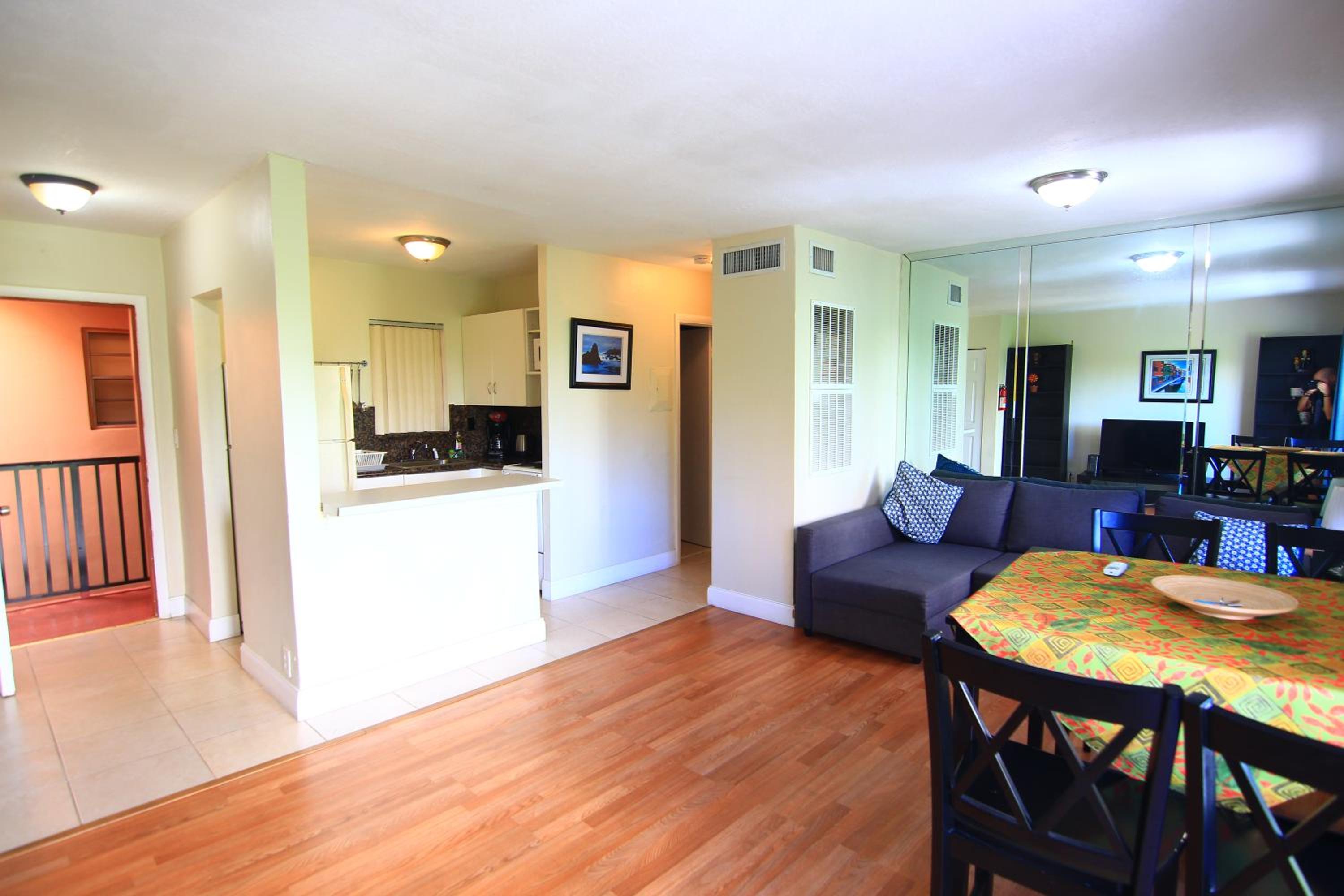 One-Bedroom Apartment photo 2
