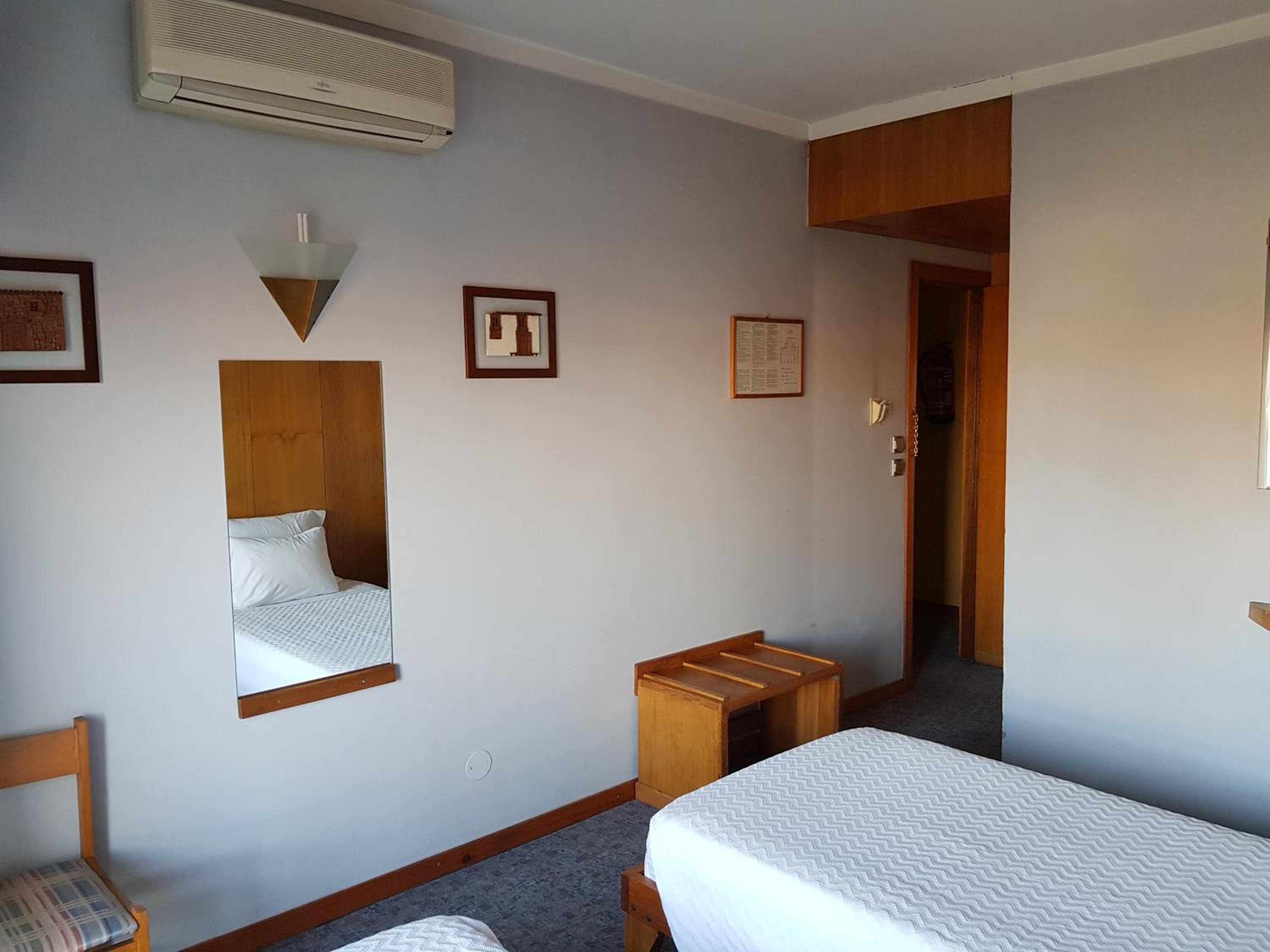 Twin Room - Photo 4