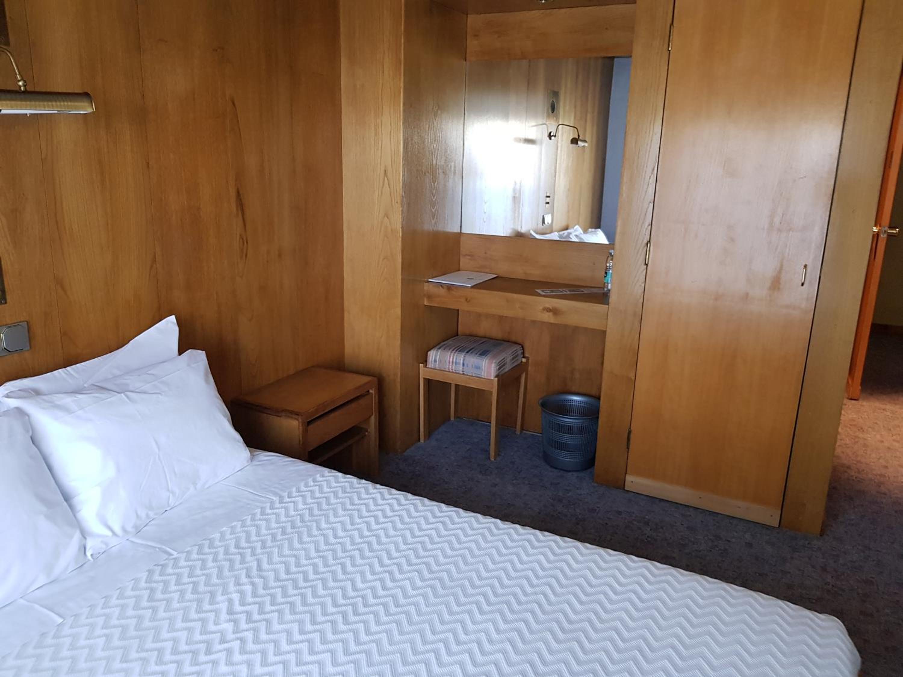 Double Room - Photo 12