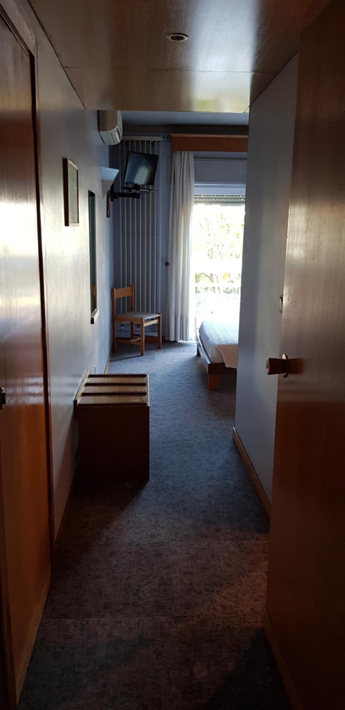 Double Room - Photo 13