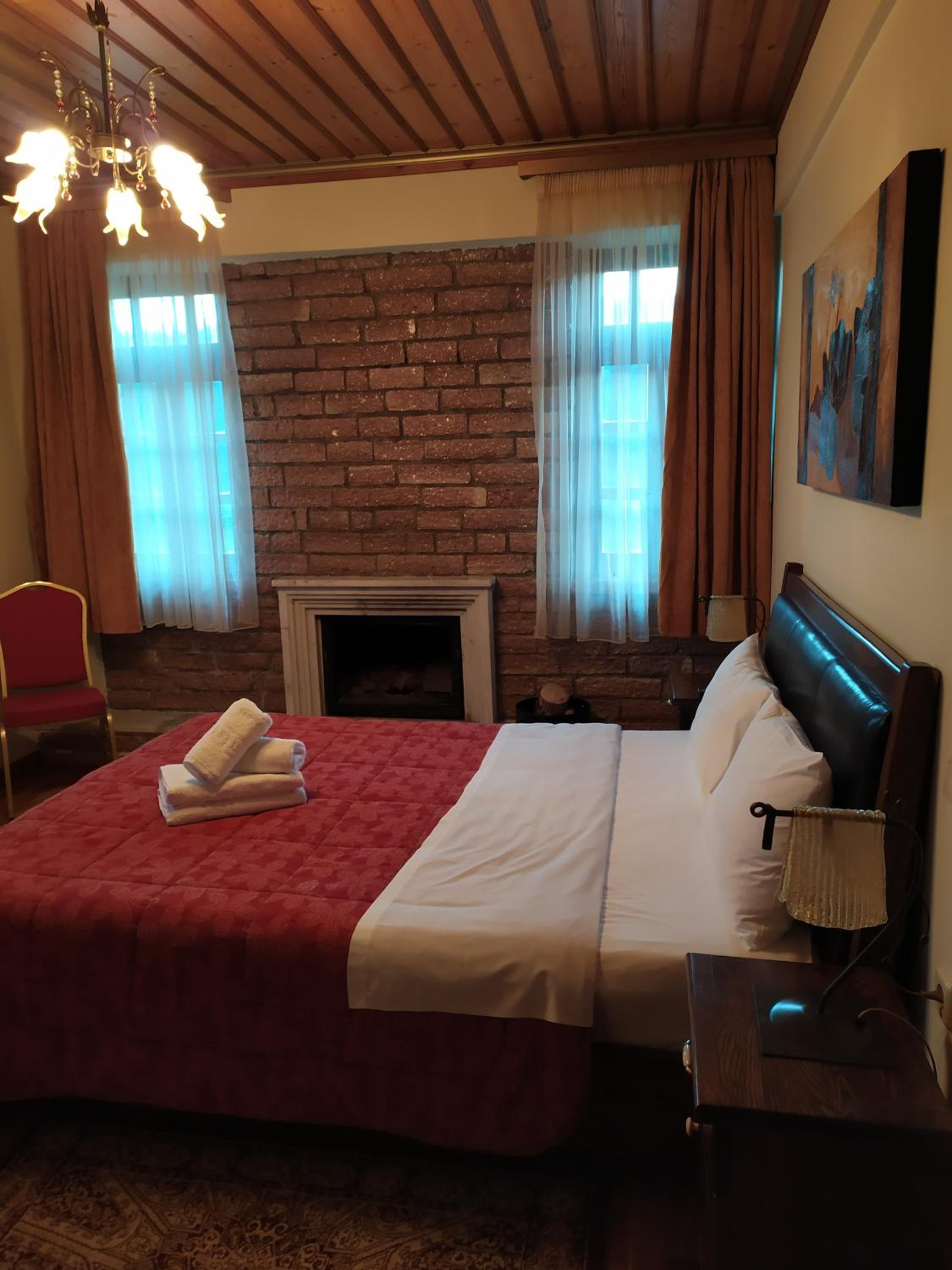 Deluxe Family Room photo 3