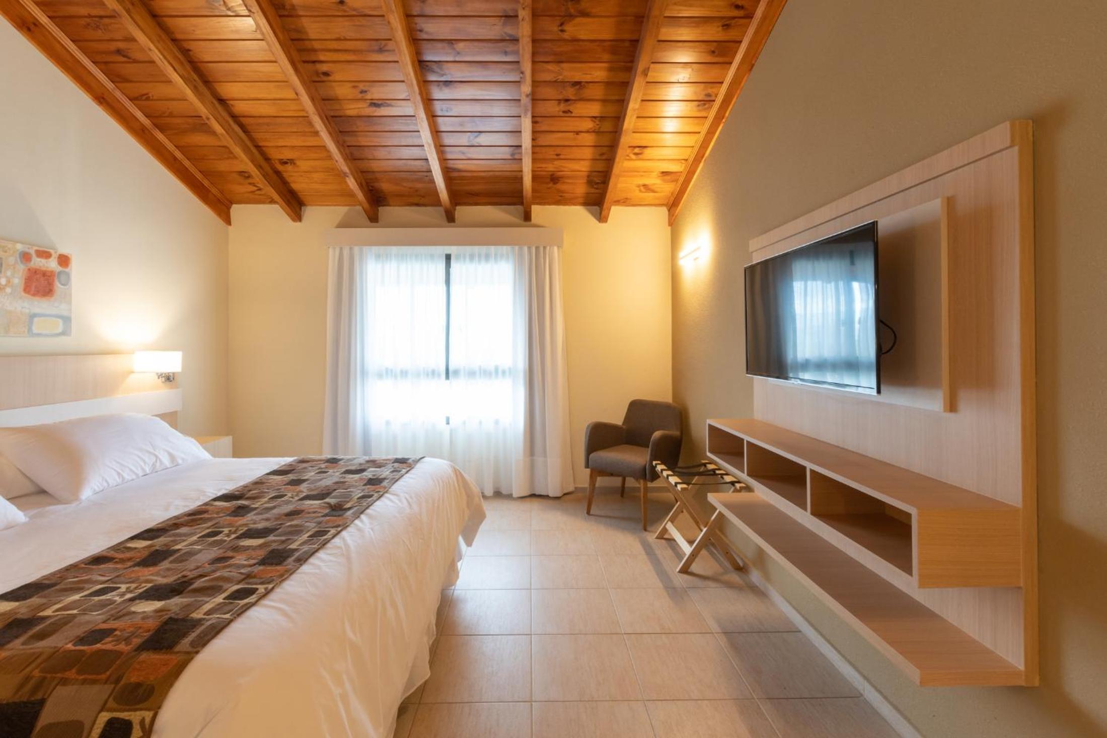 Double or Twin Room with Mountain View photo 2