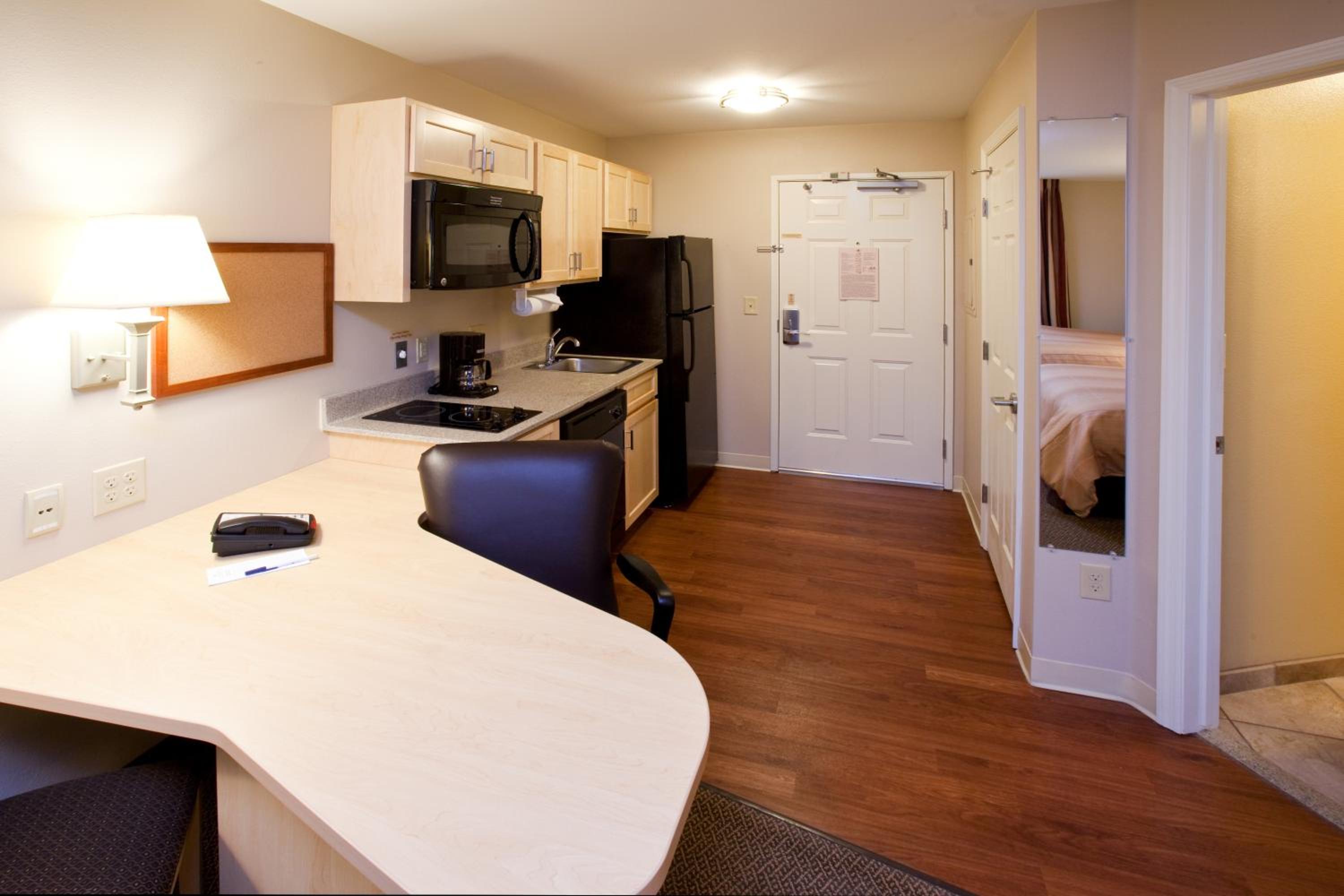 Studio Suite with Two Double Beds - Photo 3