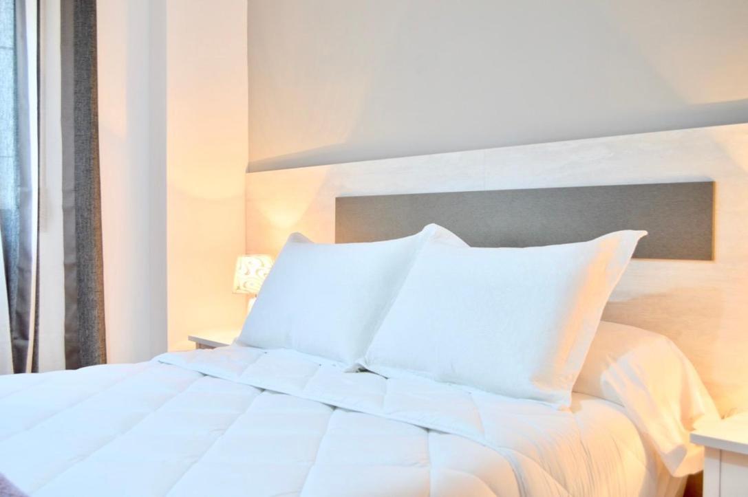 One-Bedroom Apartment - Photo 3