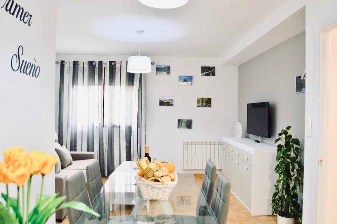 One-Bedroom Apartment - Photo 16