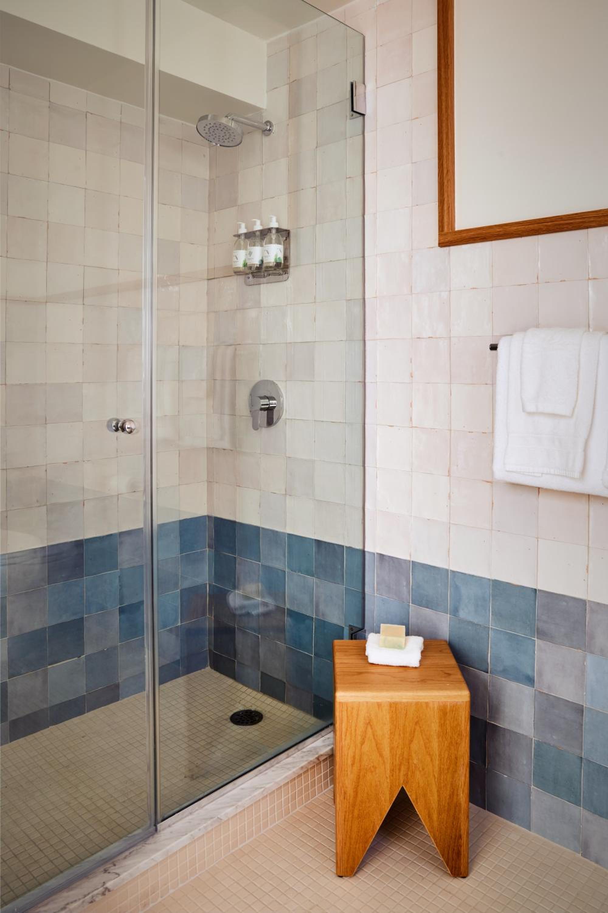 Two-Bedroom Suite - Photo 4
