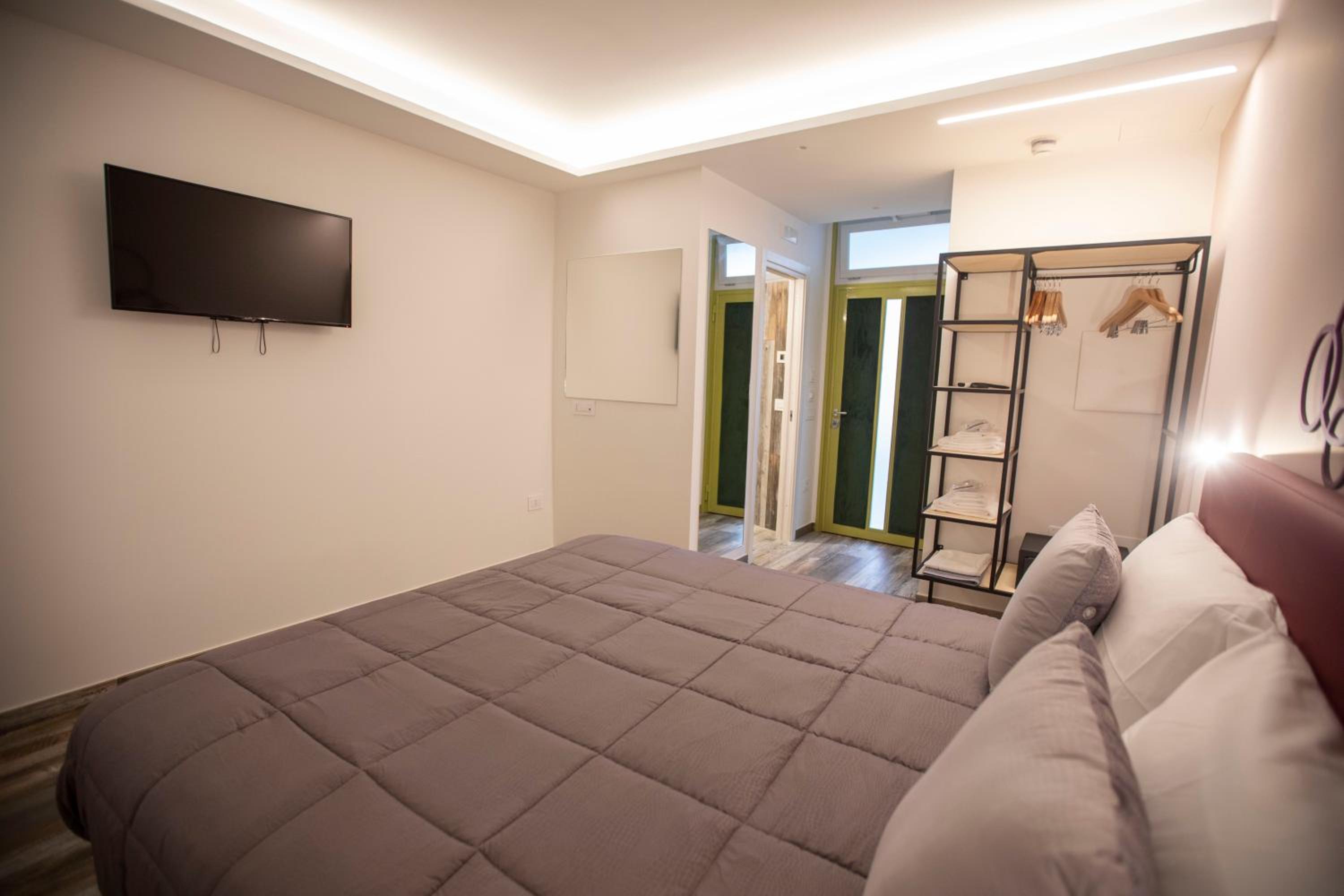 Deluxe Double or Twin Room - Photo 6