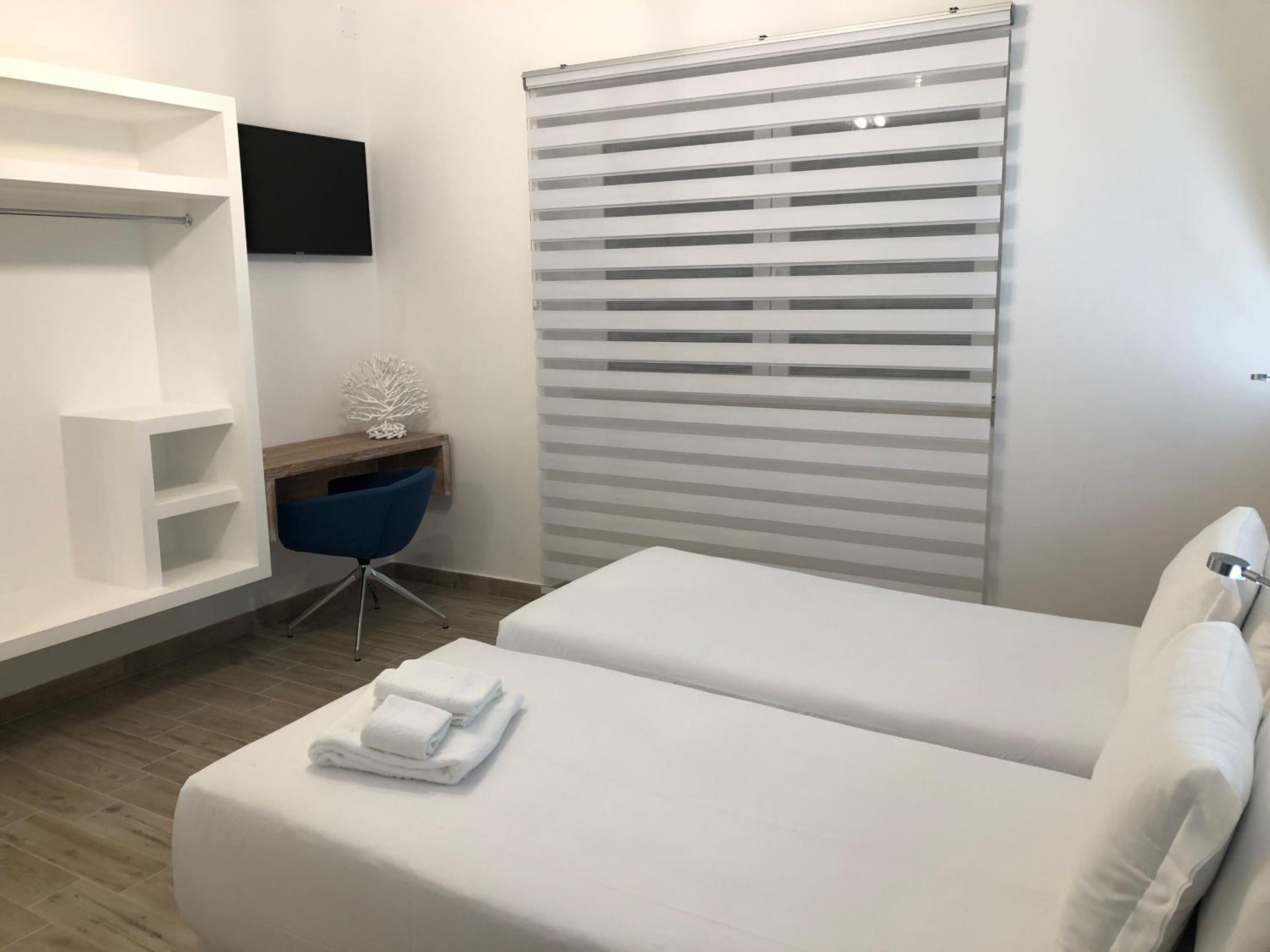 Double Room with Private Bathroom - Photo 1