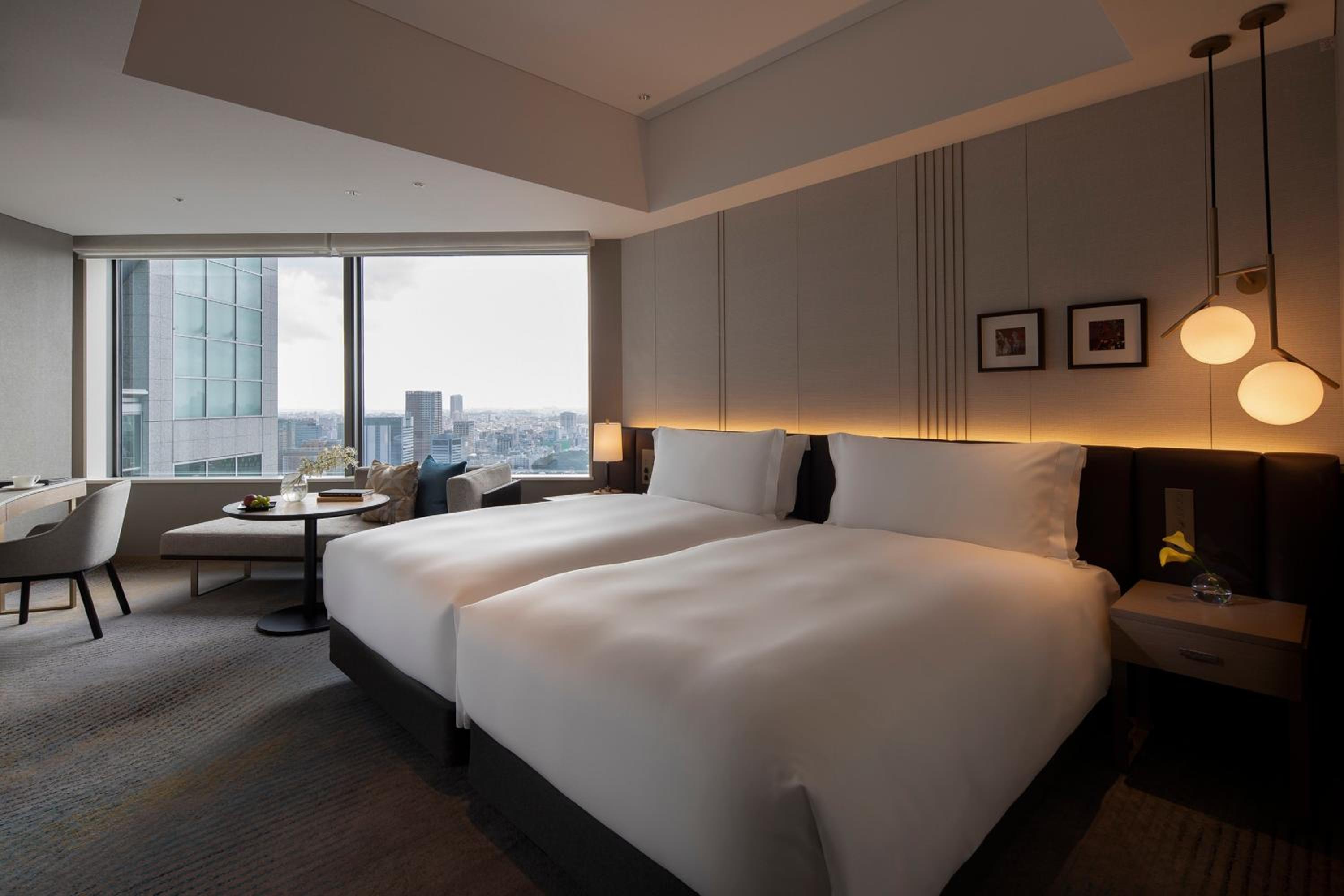 Premium Twin Room with Bath and Shower - Photo 1