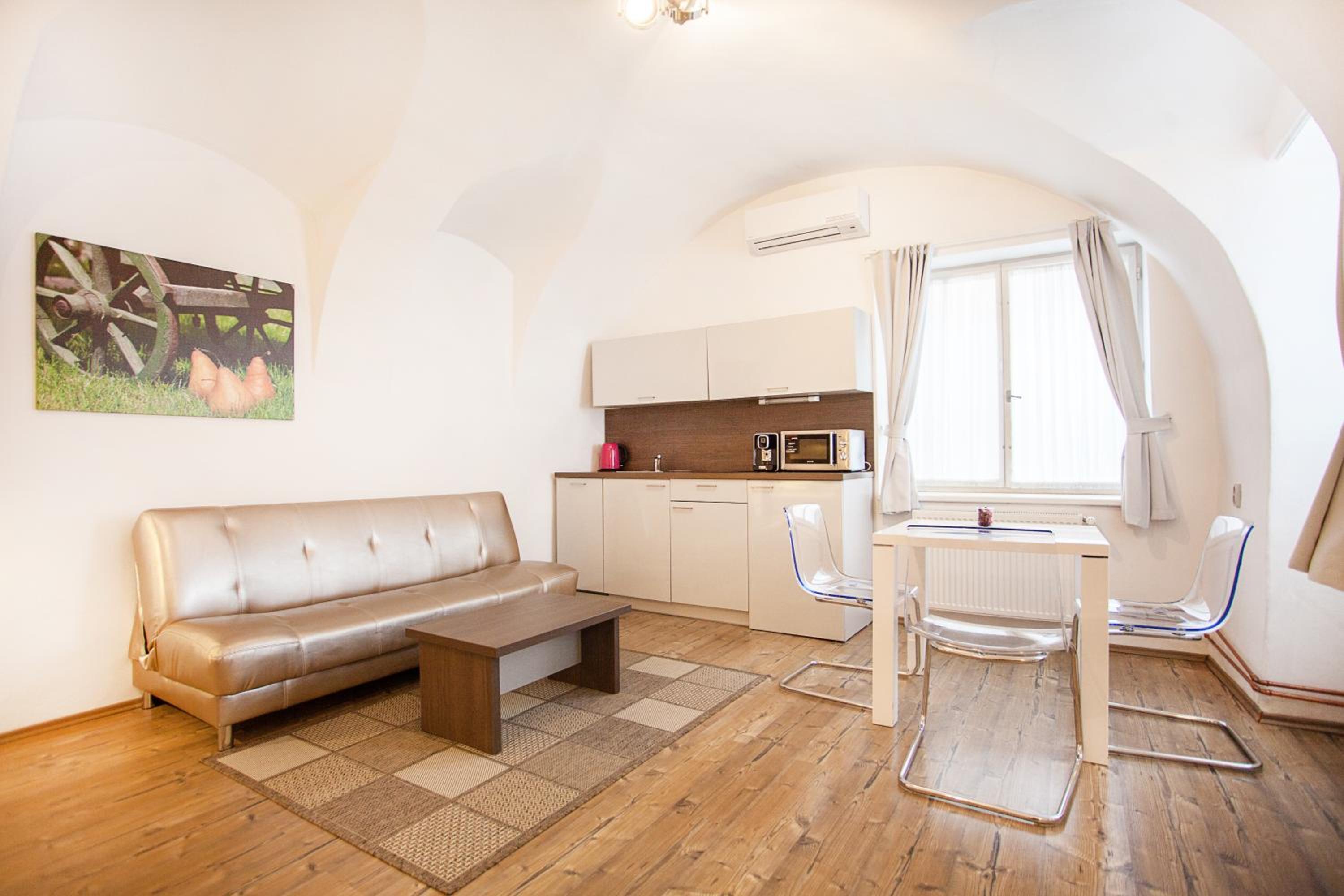 Studio Apartment photo 2