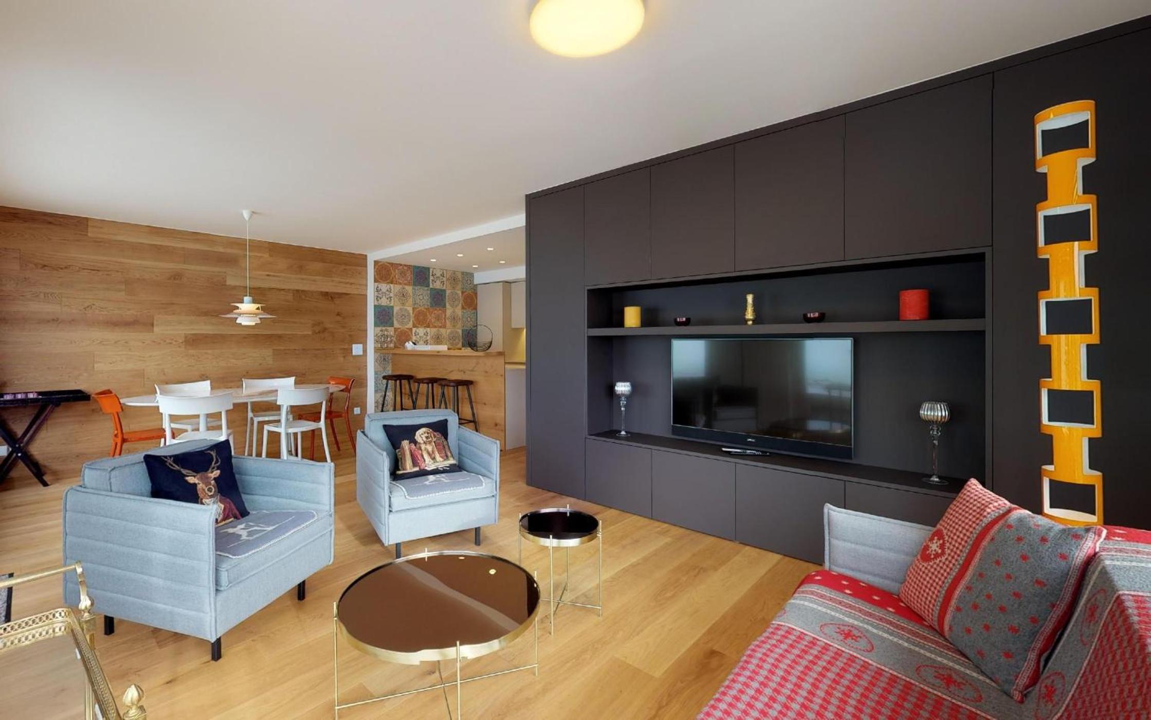 Apartment with Mountain View photo 2