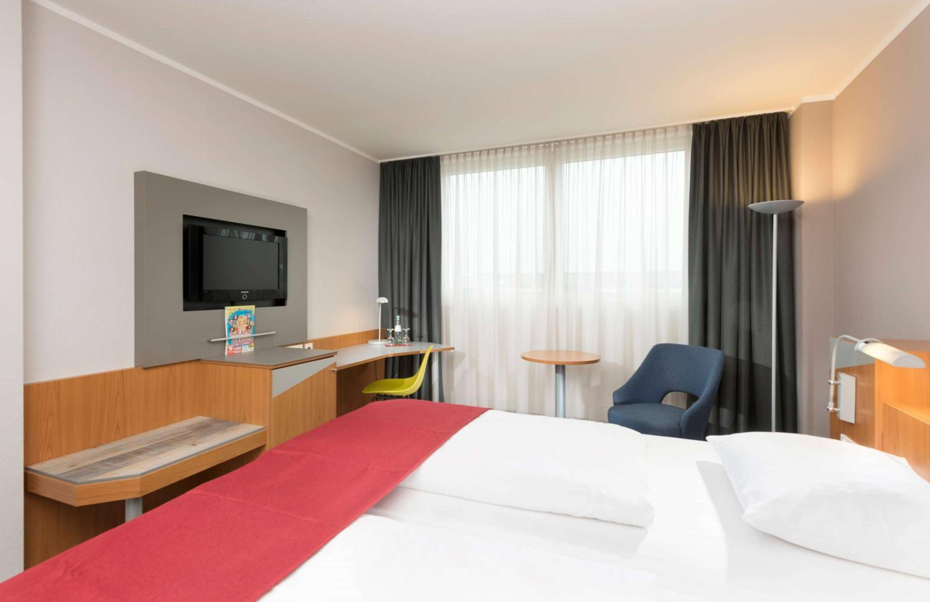 Standard King Room - Photo 2