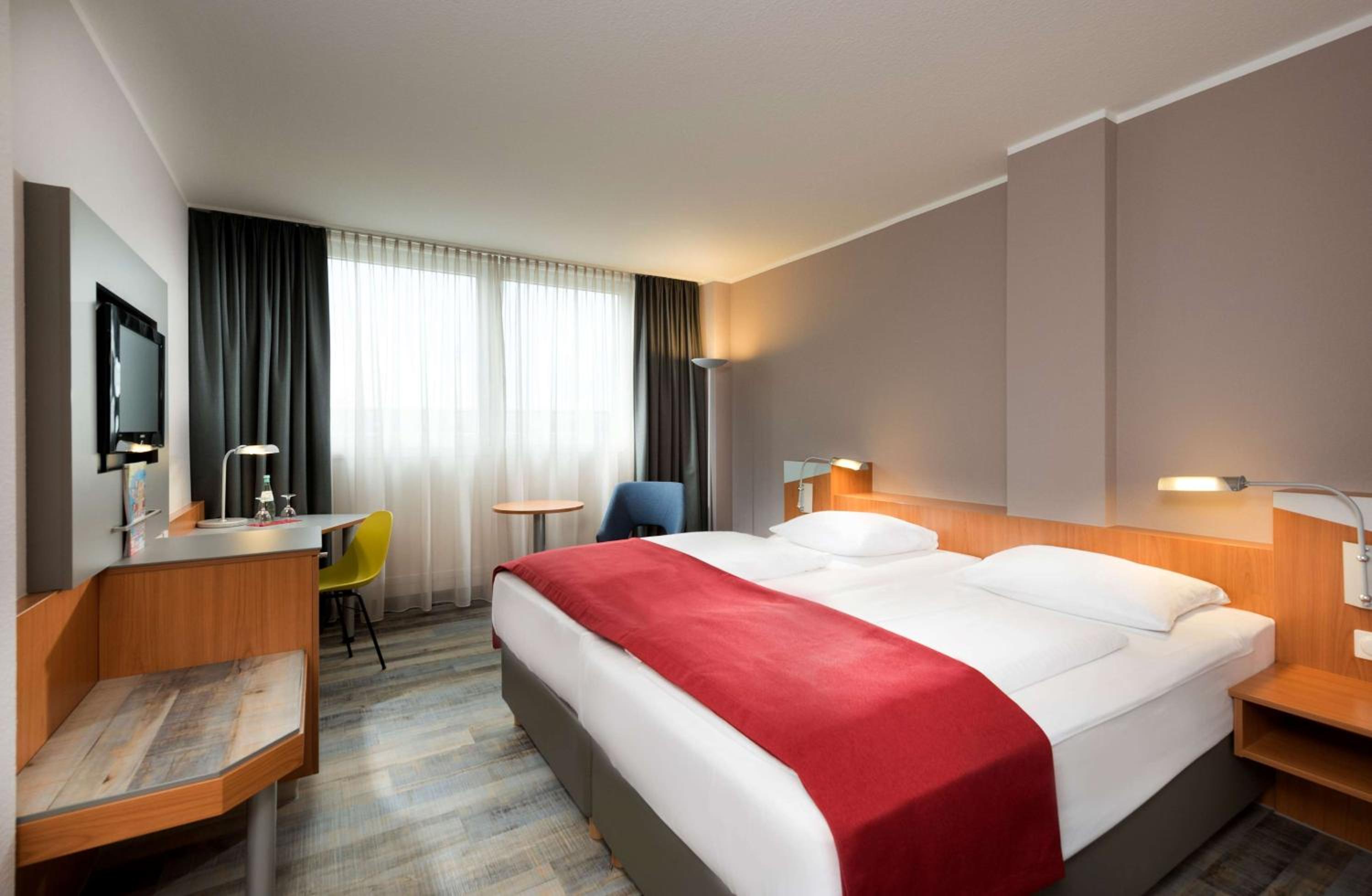 Standard King Room - Photo 1