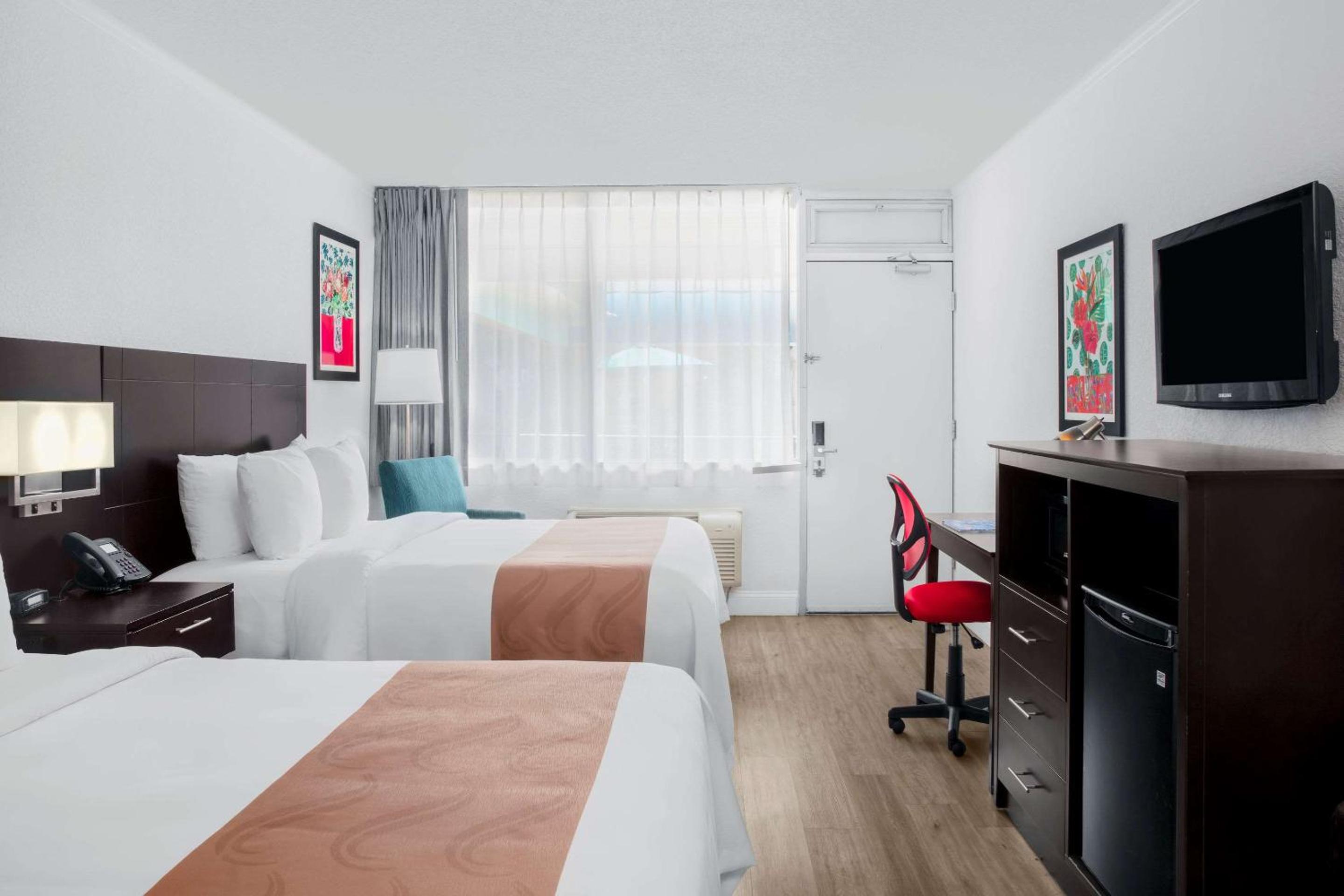 Poolside Queen Room with Two Queen Beds - Non-Smoking