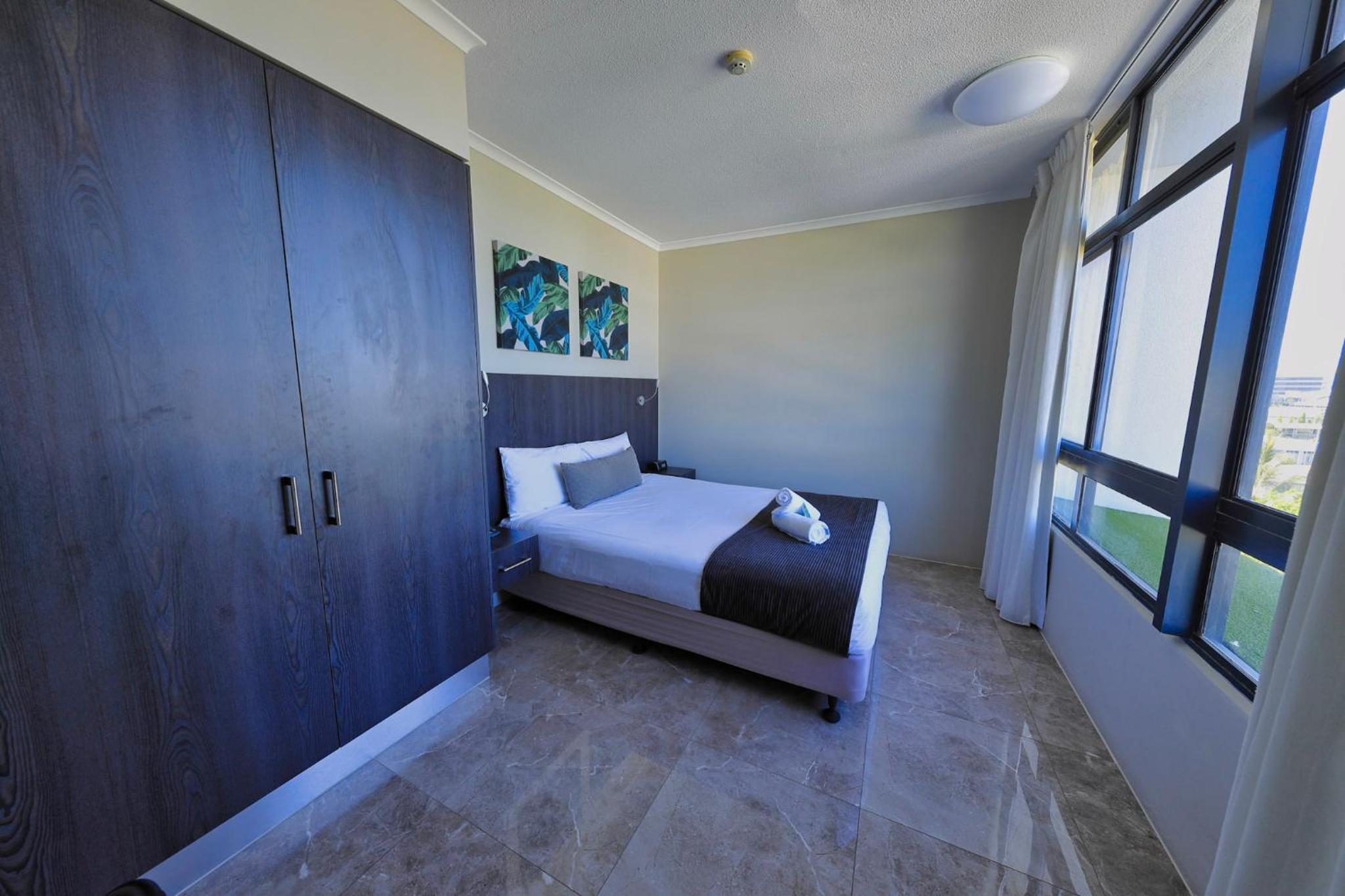 1 bedroom apartment (pool side)