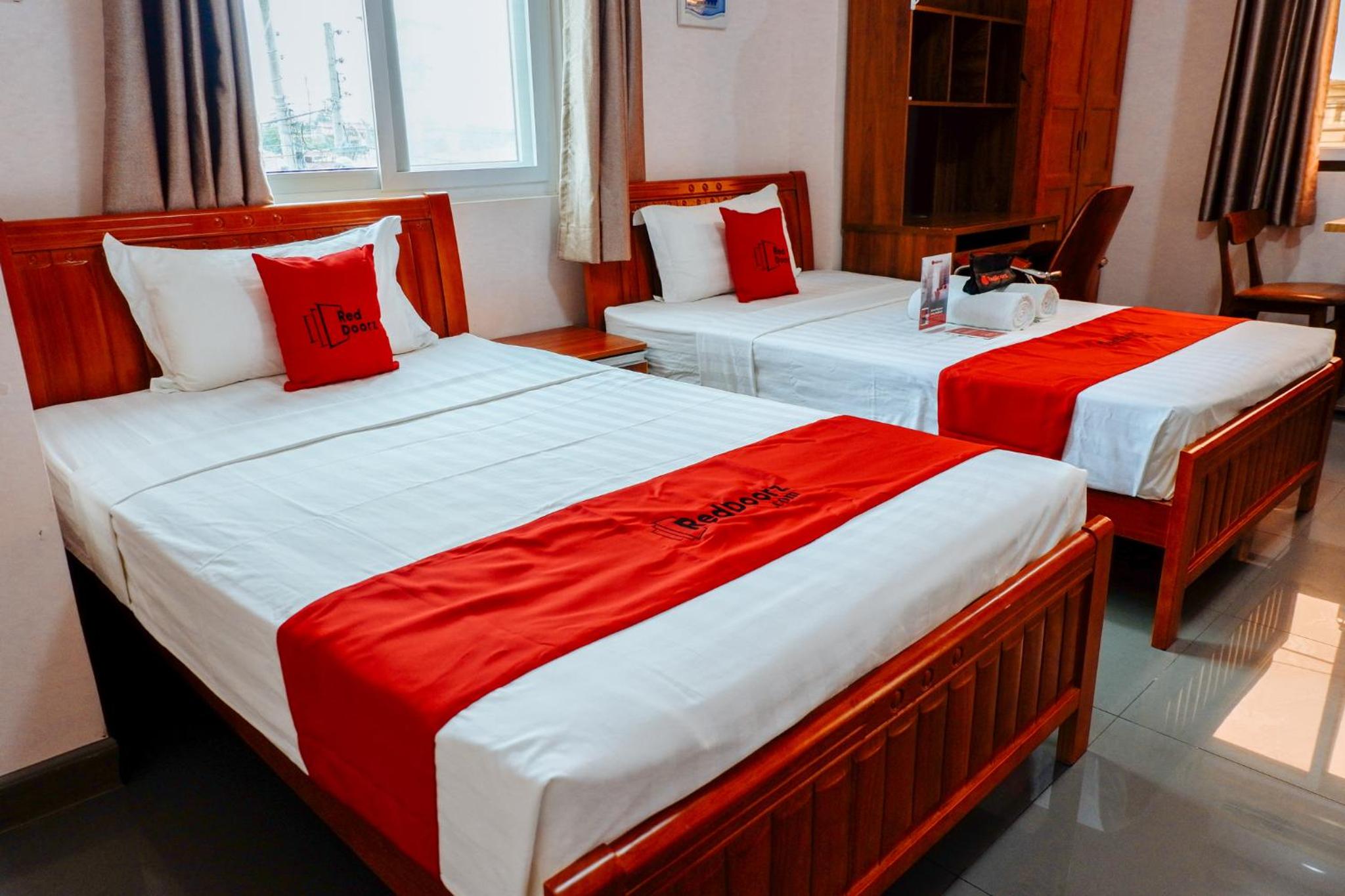 Deluxe Twin Room - Photo 13