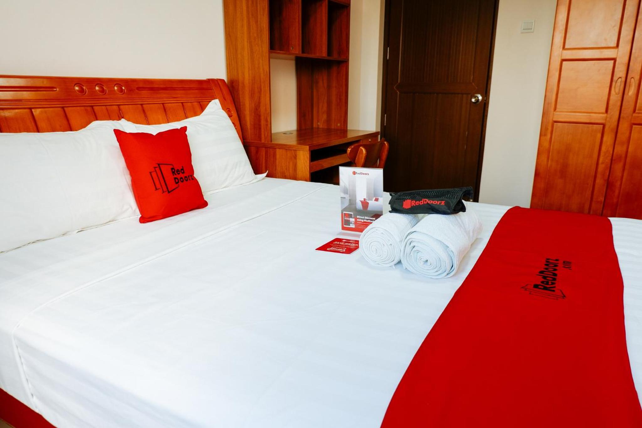 Two-Bedroom Suite - Photo 13