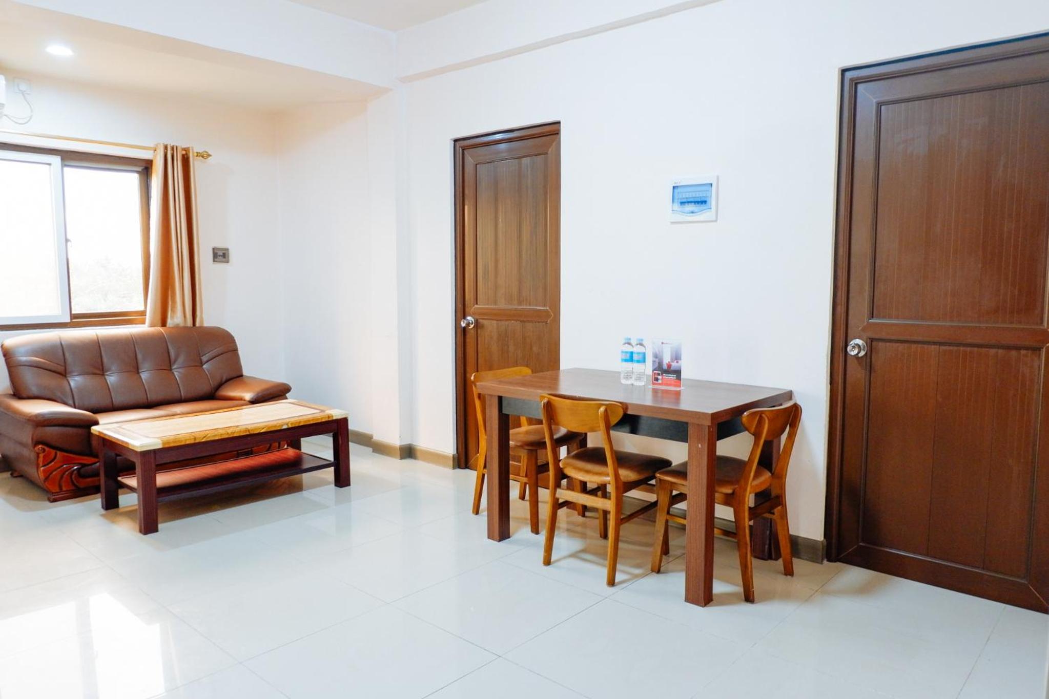 Two-Bedroom Suite - Photo 8