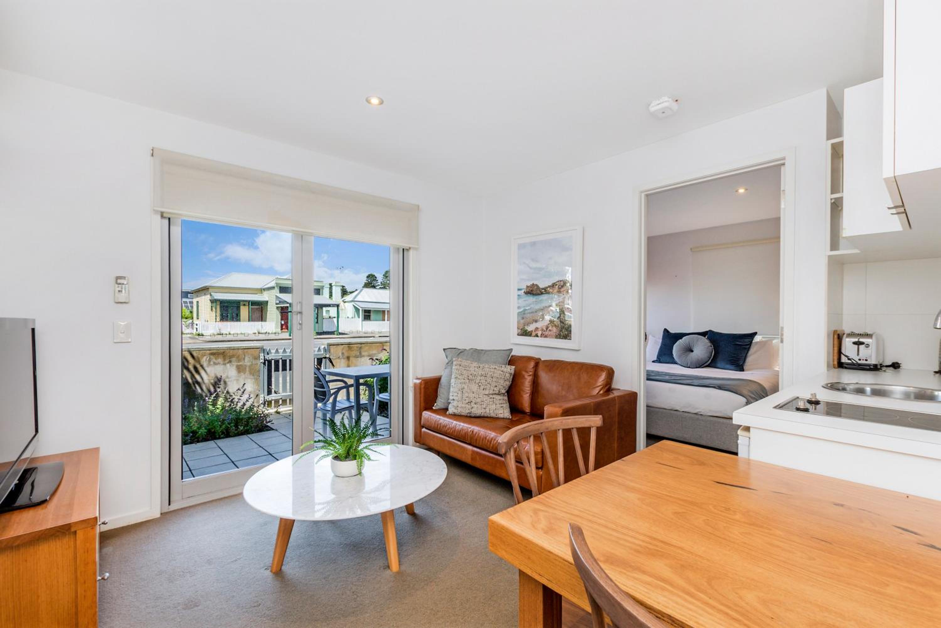 One-Bedroom Apartment - Photo 14