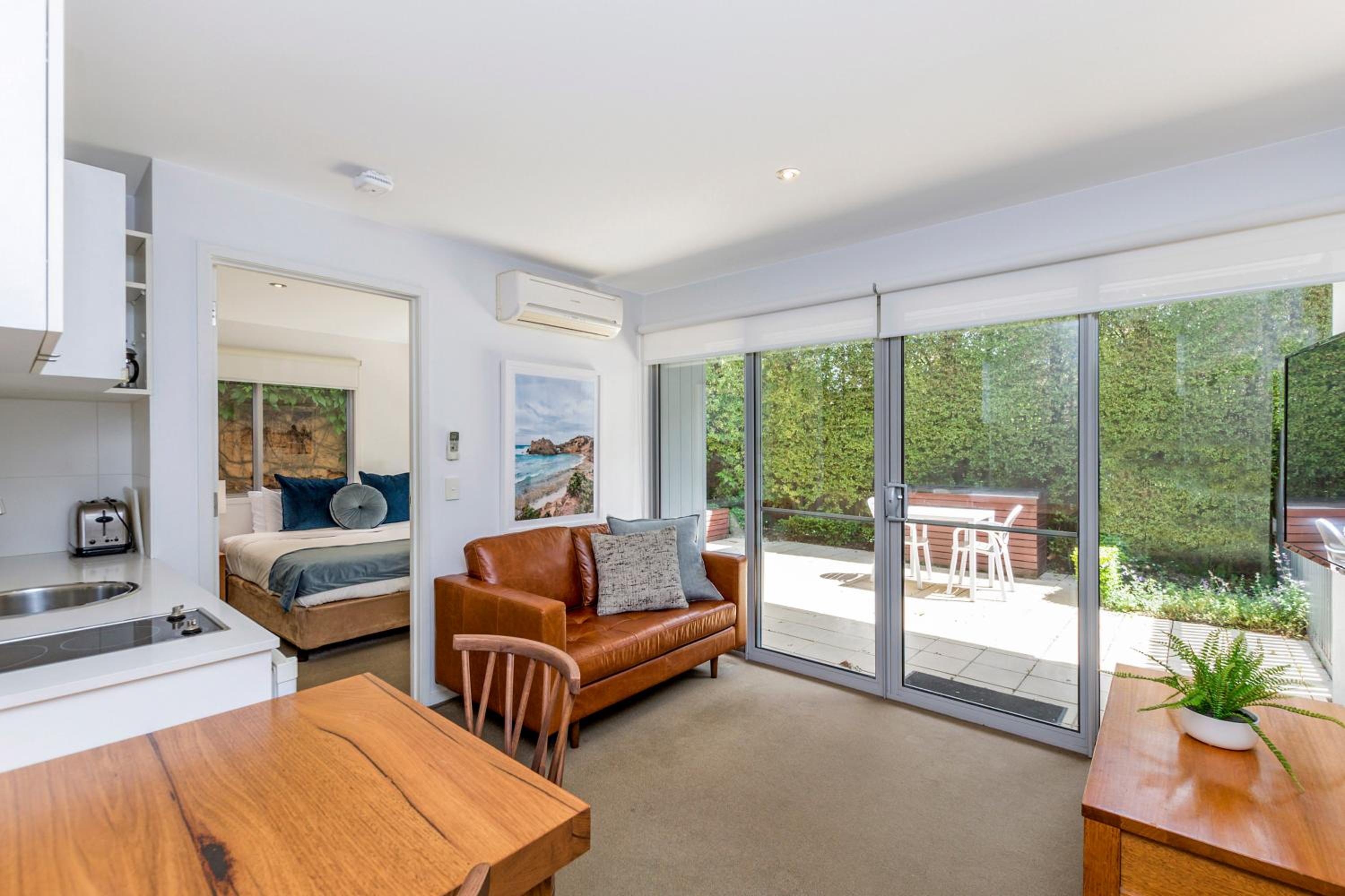 One-Bedroom Apartment - Photo 11