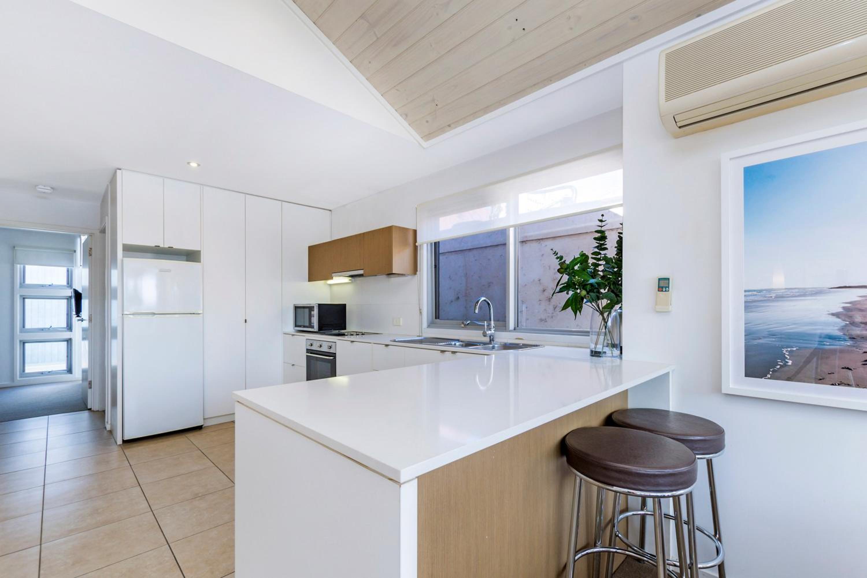 Two-Bedroom Apartment - Photo 7