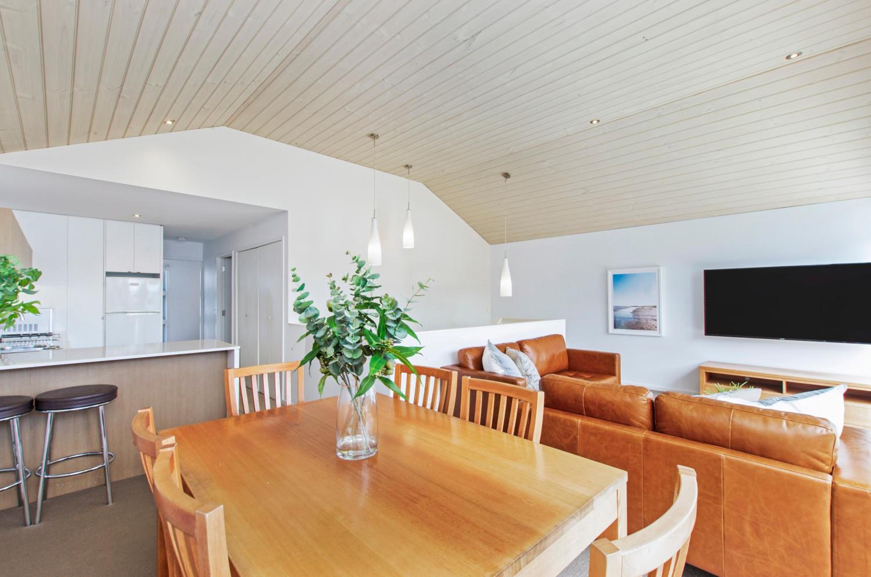 Two-Bedroom Apartment - Photo 19