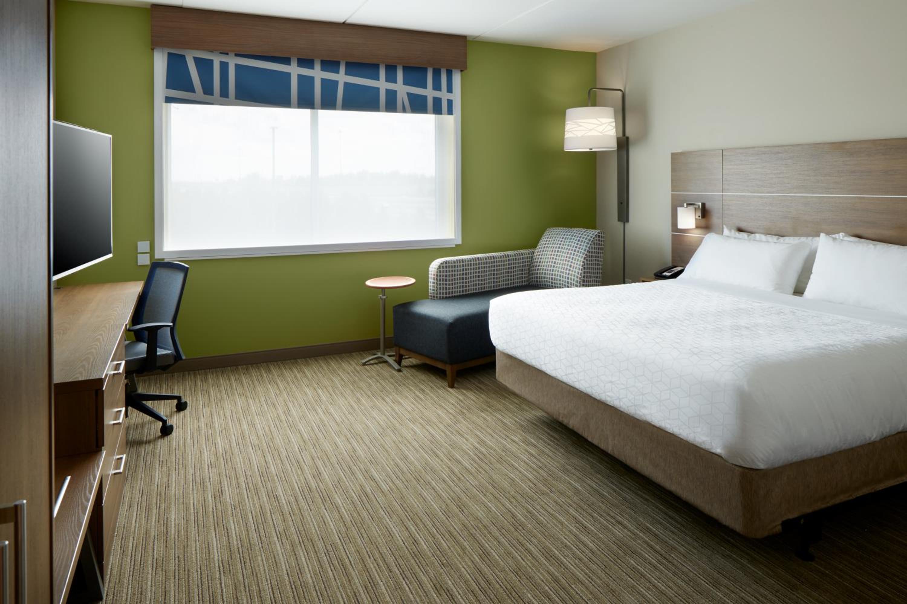 Standard King Room photo 1