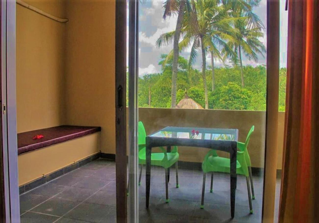 Deluxe Studio with Balcony - Photo 2