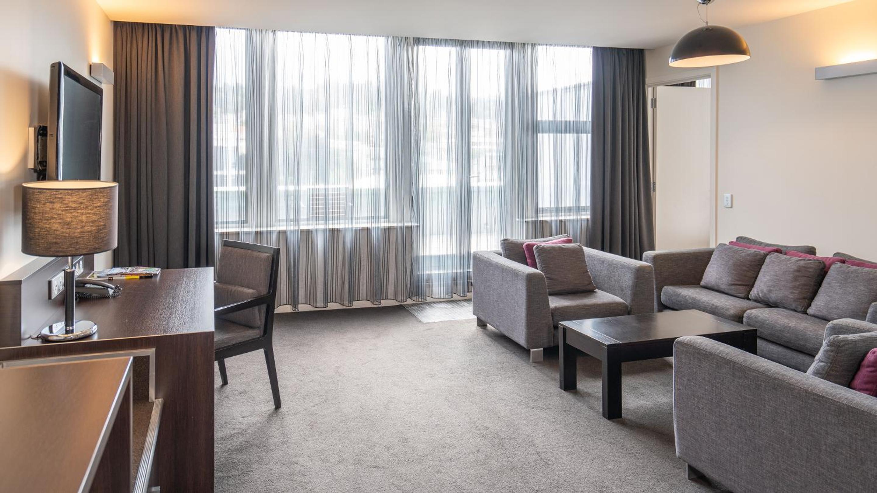 Executive One-Bedroom Suite - Photo 3