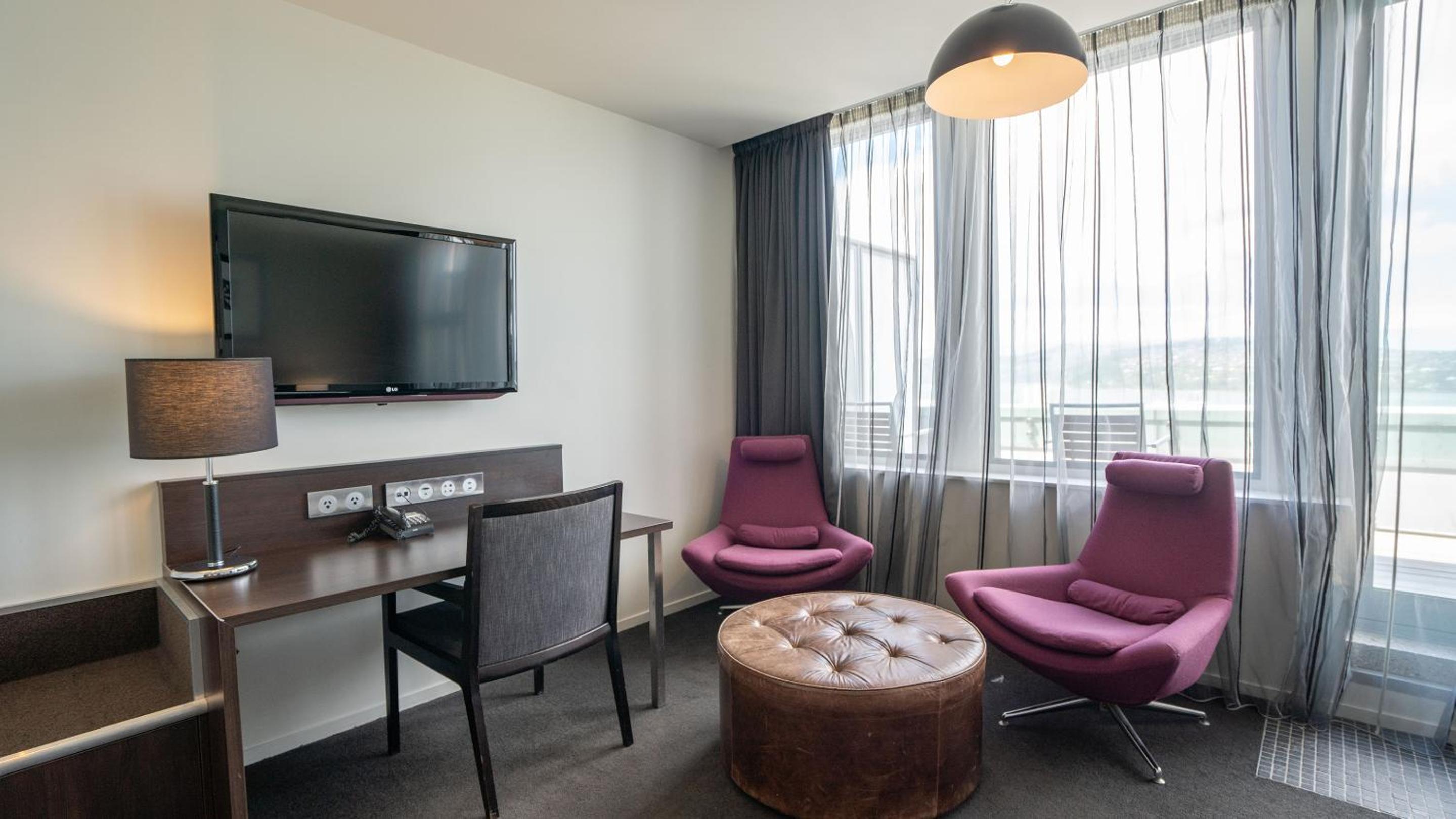 Executive Queen Room with Two Queen Beds - Photo 3