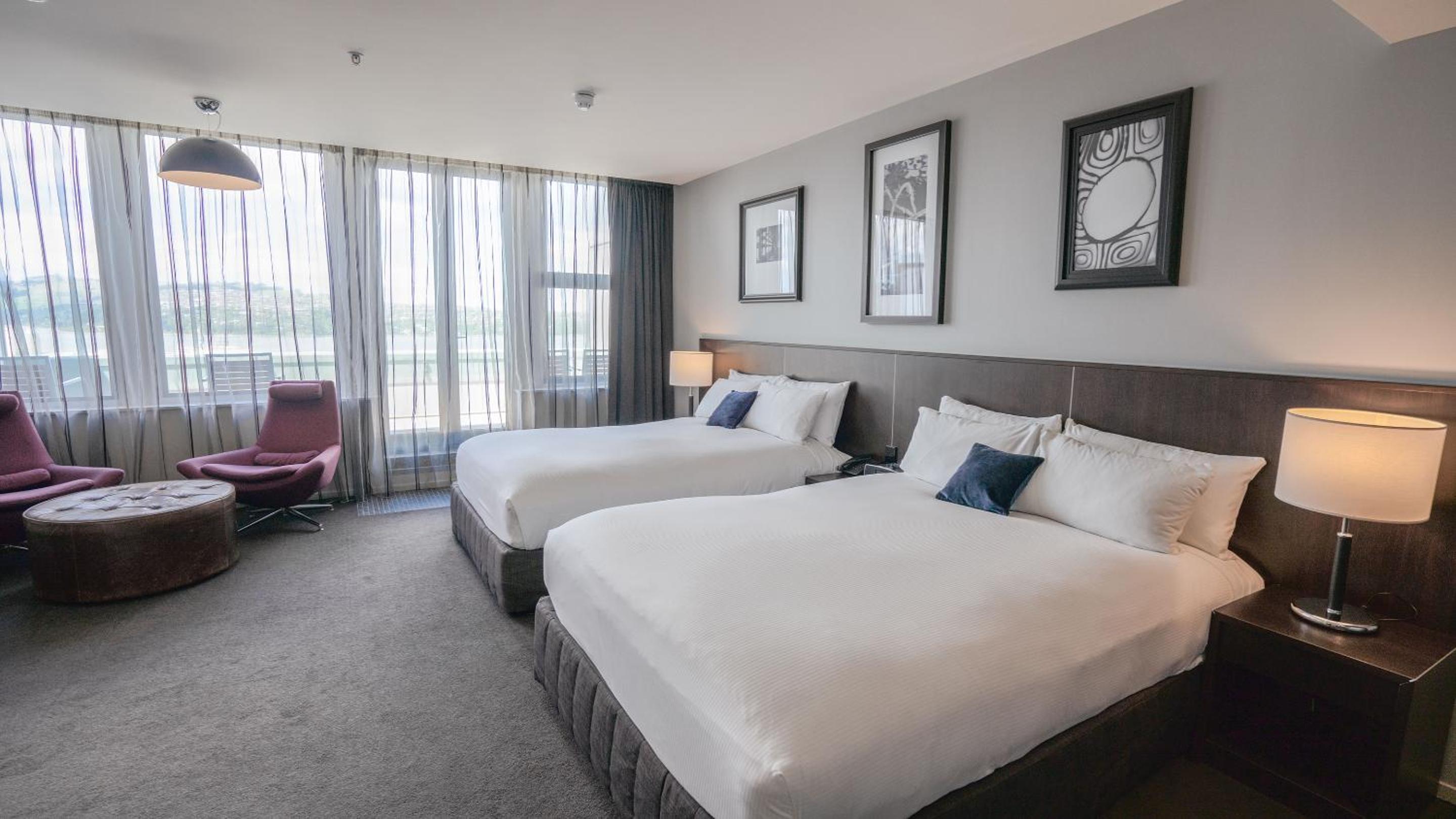 Executive Queen Room with Two Queen Beds - Photo 5
