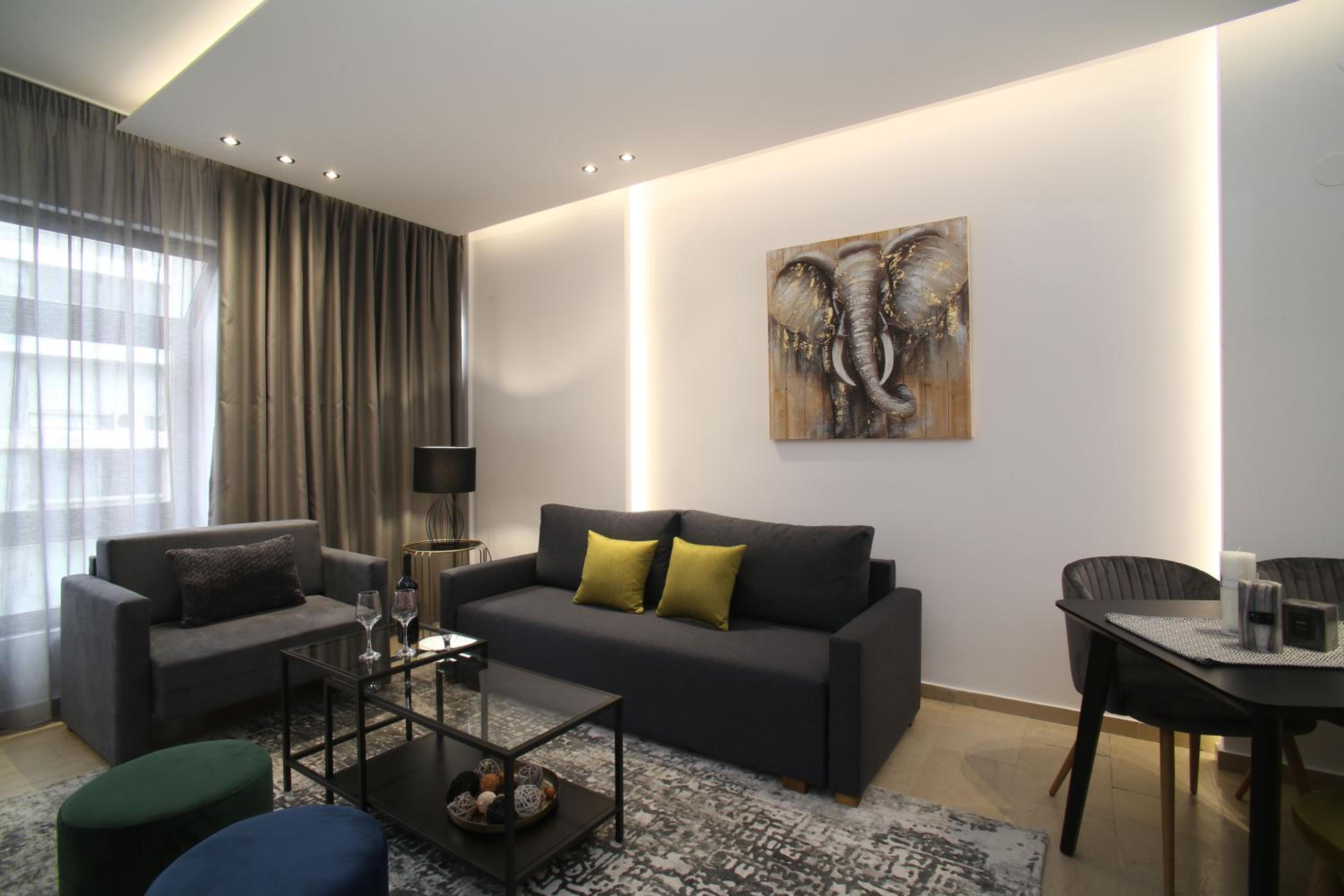 Suite - Photo 7