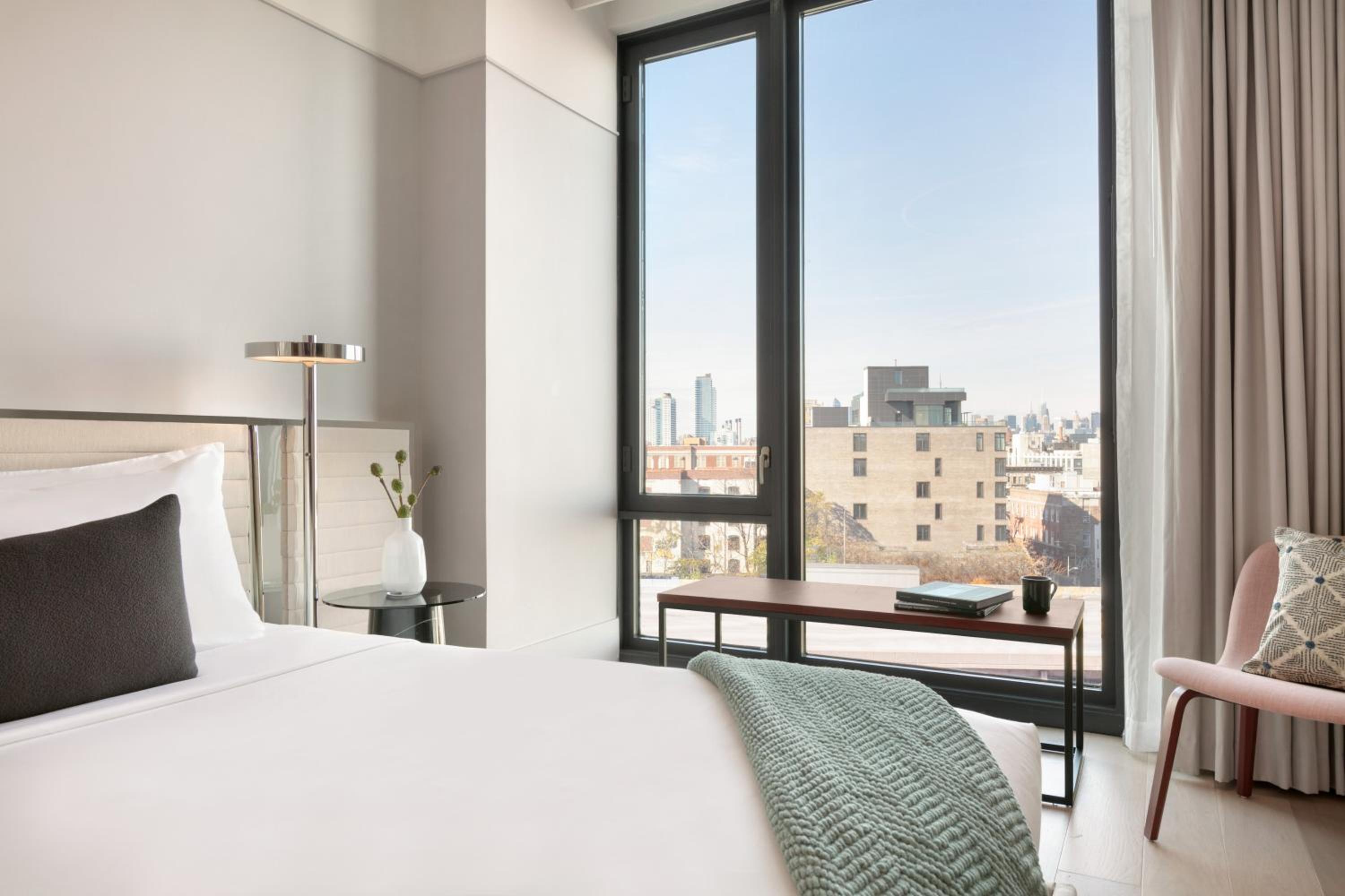 Premium King Room - Photo 2