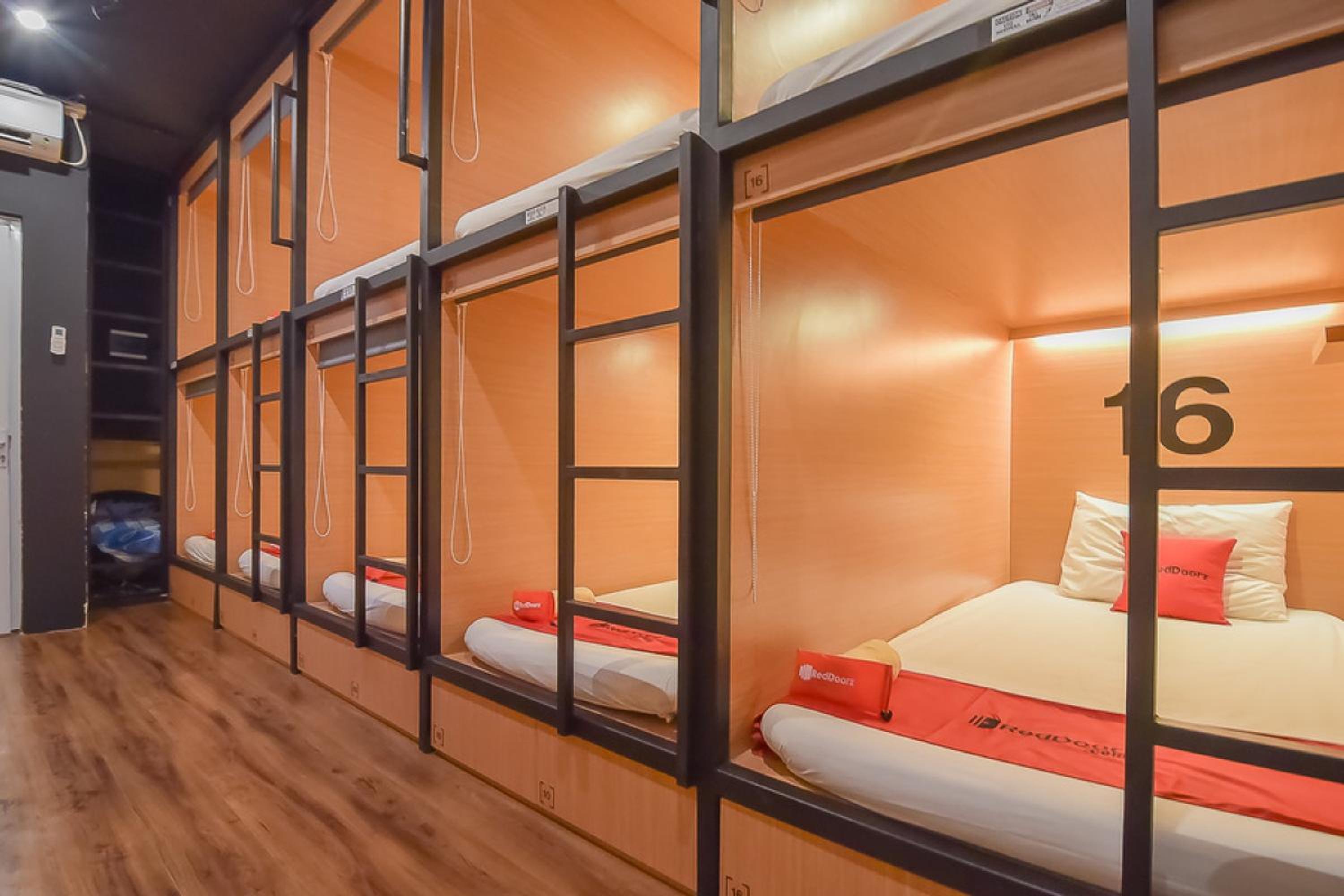 6-Bed Mixed Dormitory Room