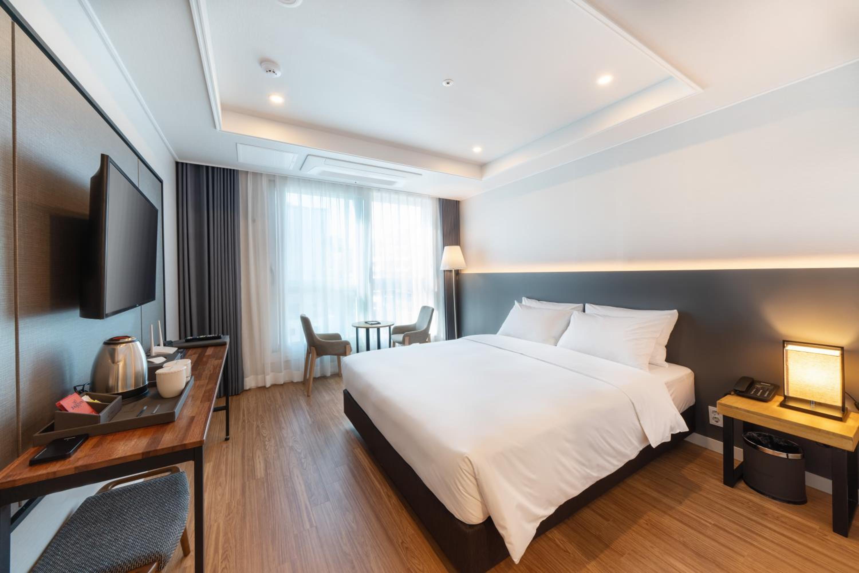 Double Room - Photo 6
