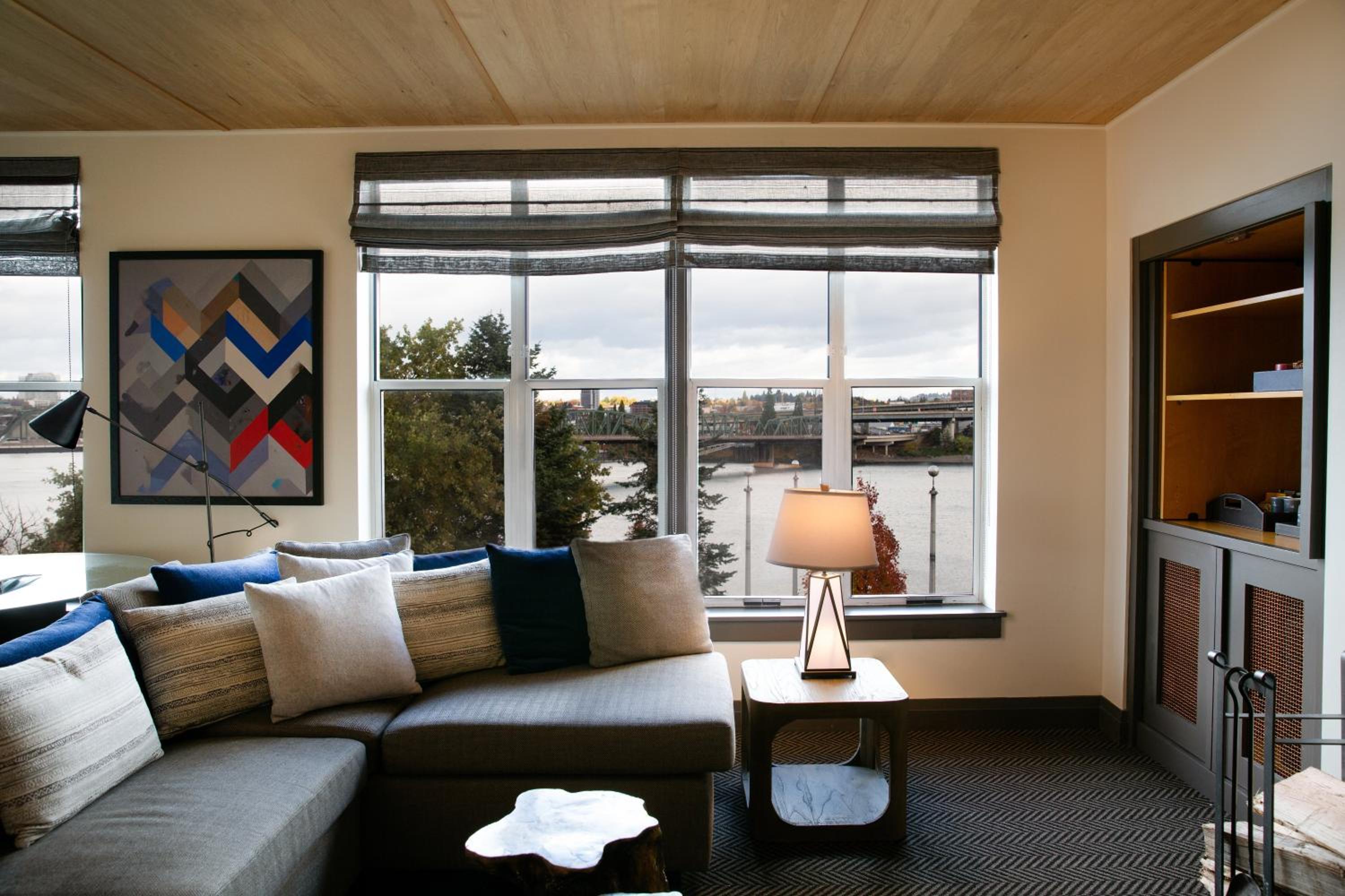 Mount Hood King Suite thumbnail 5