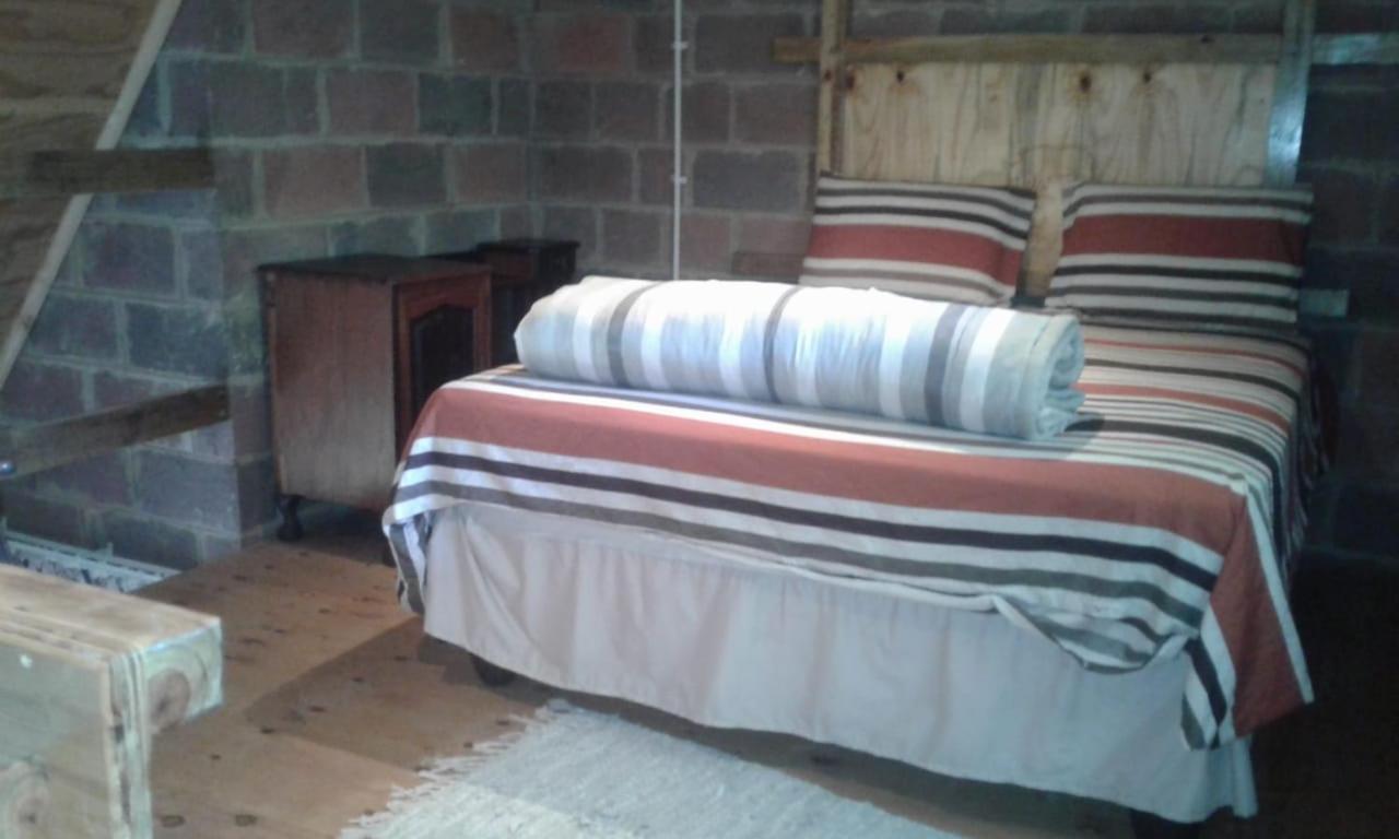Double Room with Pool View - Photo 11