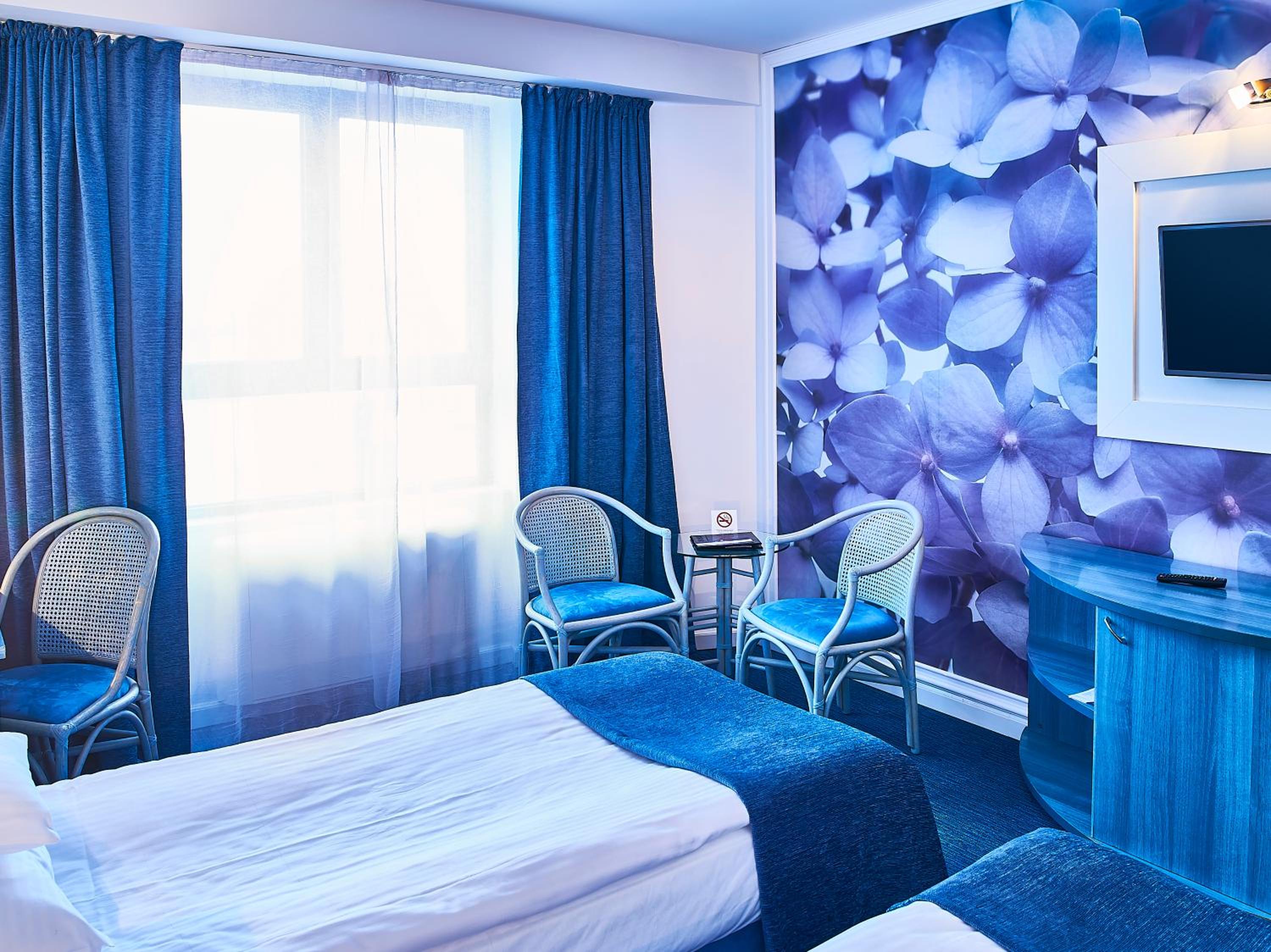 Standard Twin Room - Photo 4