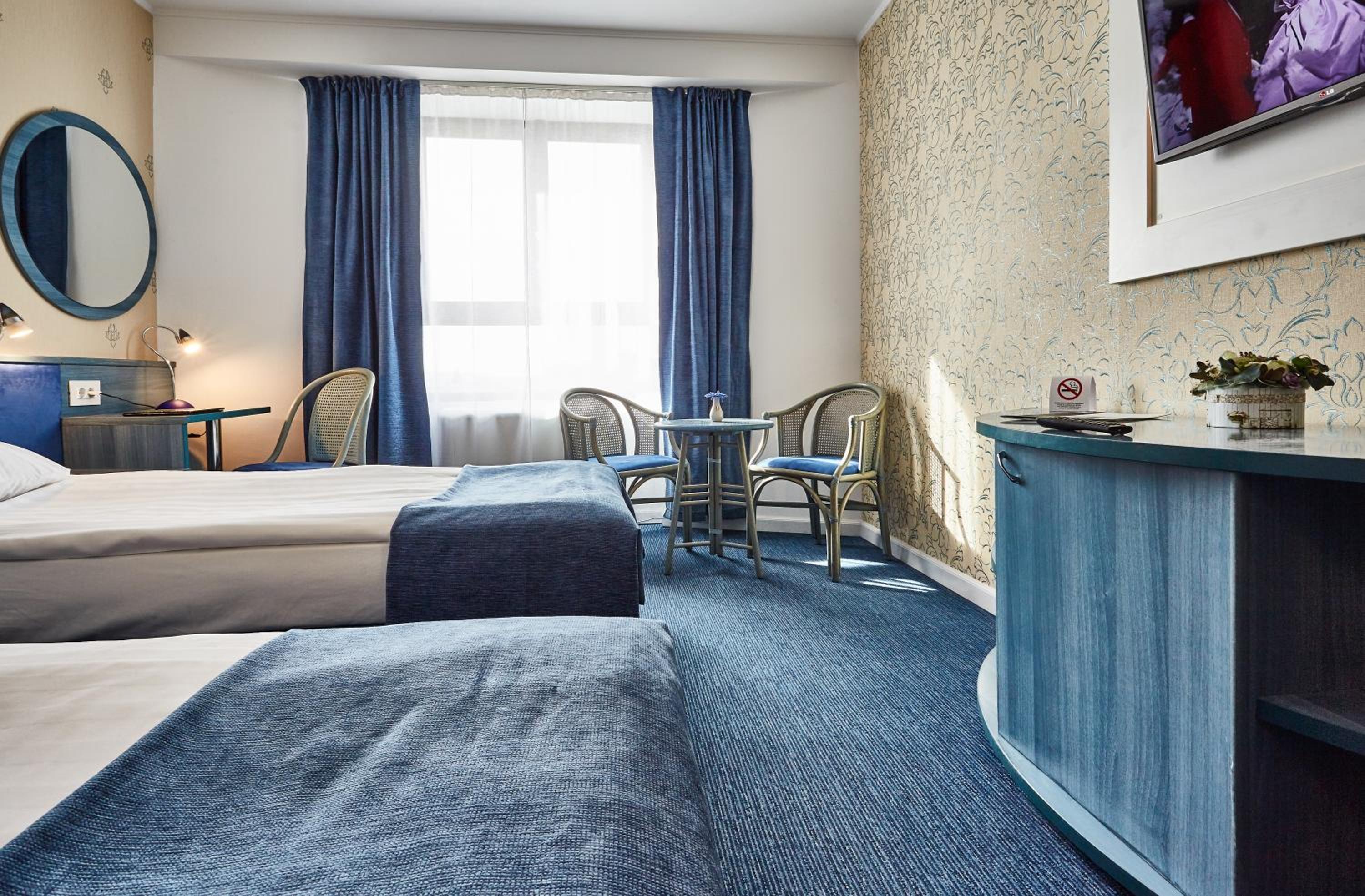 Standard Twin Room - Photo 3
