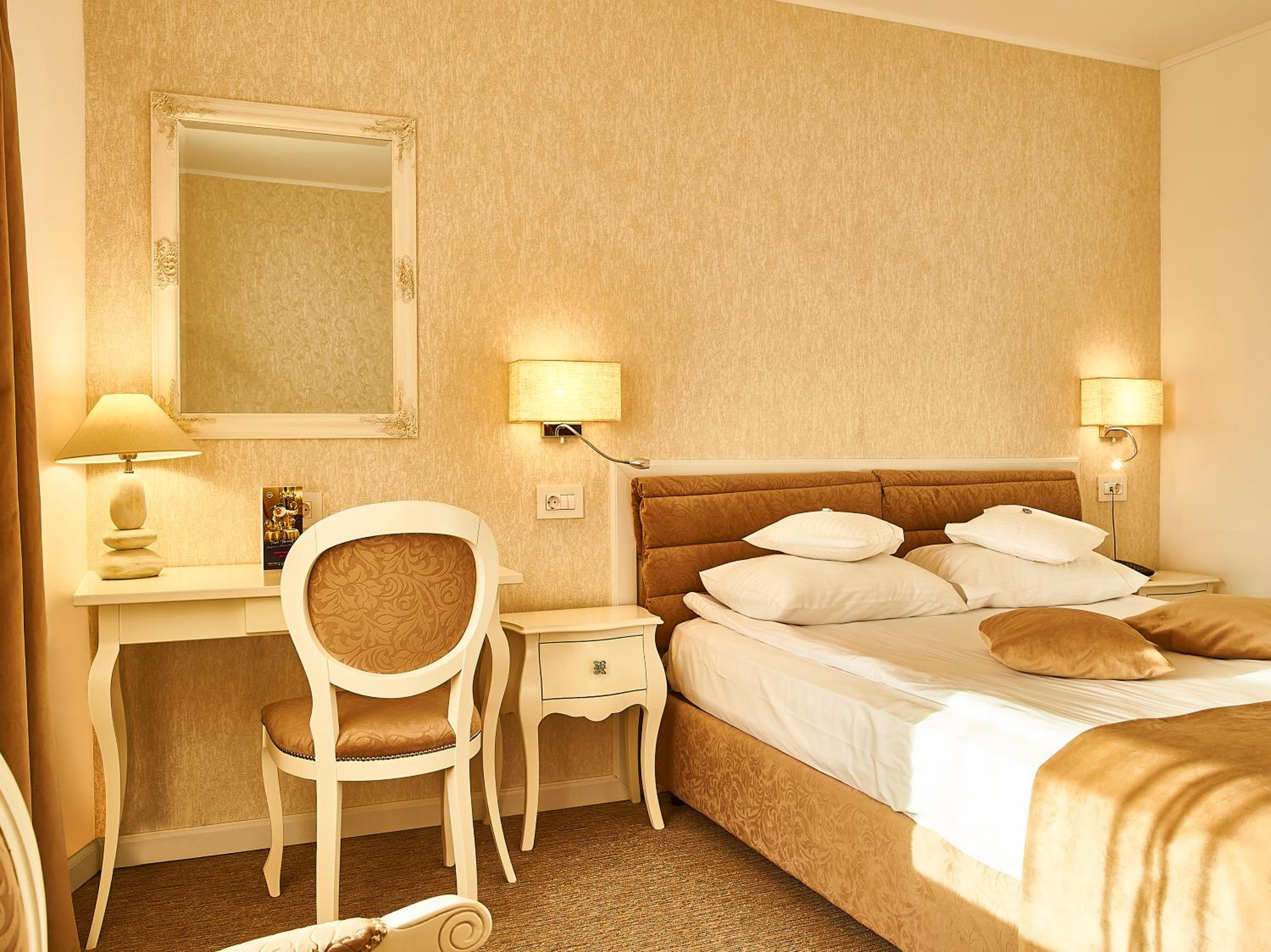 Deluxe Double Room - Photo 6