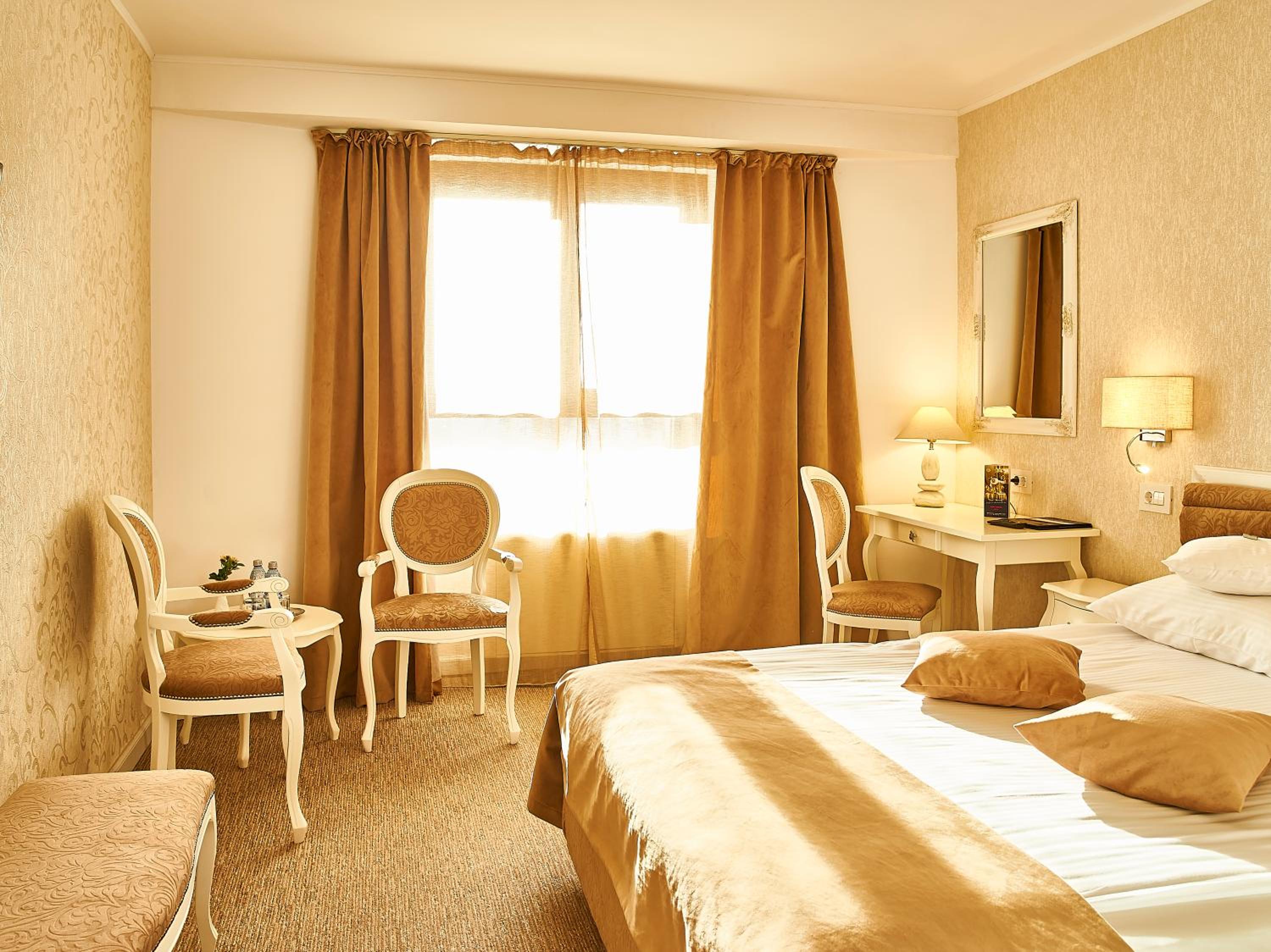 Deluxe Double Room - Photo 4