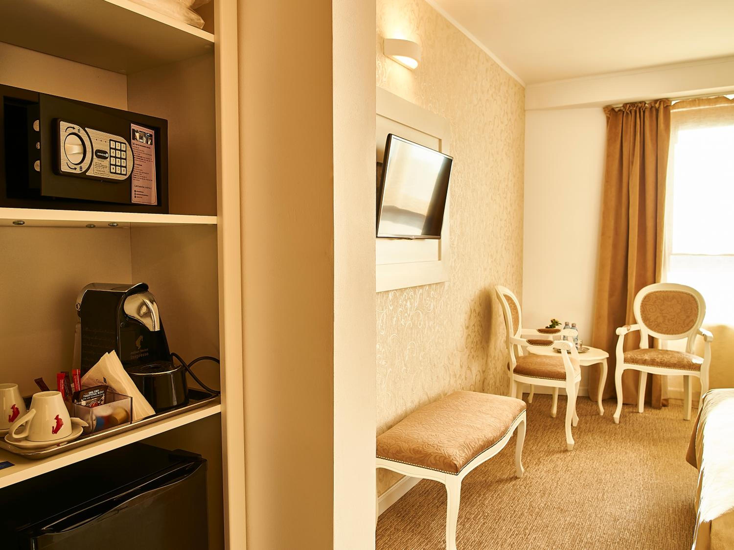 Deluxe Double Room - Photo 3